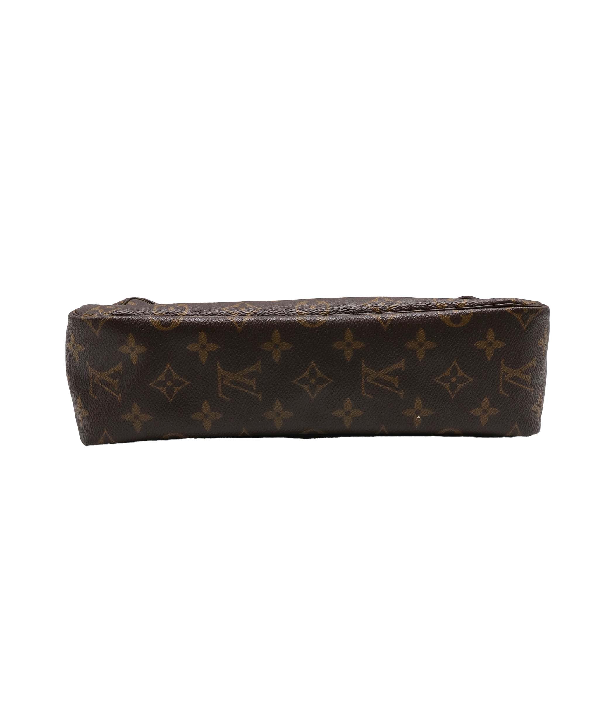 LOUIS VUITTON Monogram Trousse Toilette 28 Clutch Bag M47522 LV Auth 78633 DXBV0051