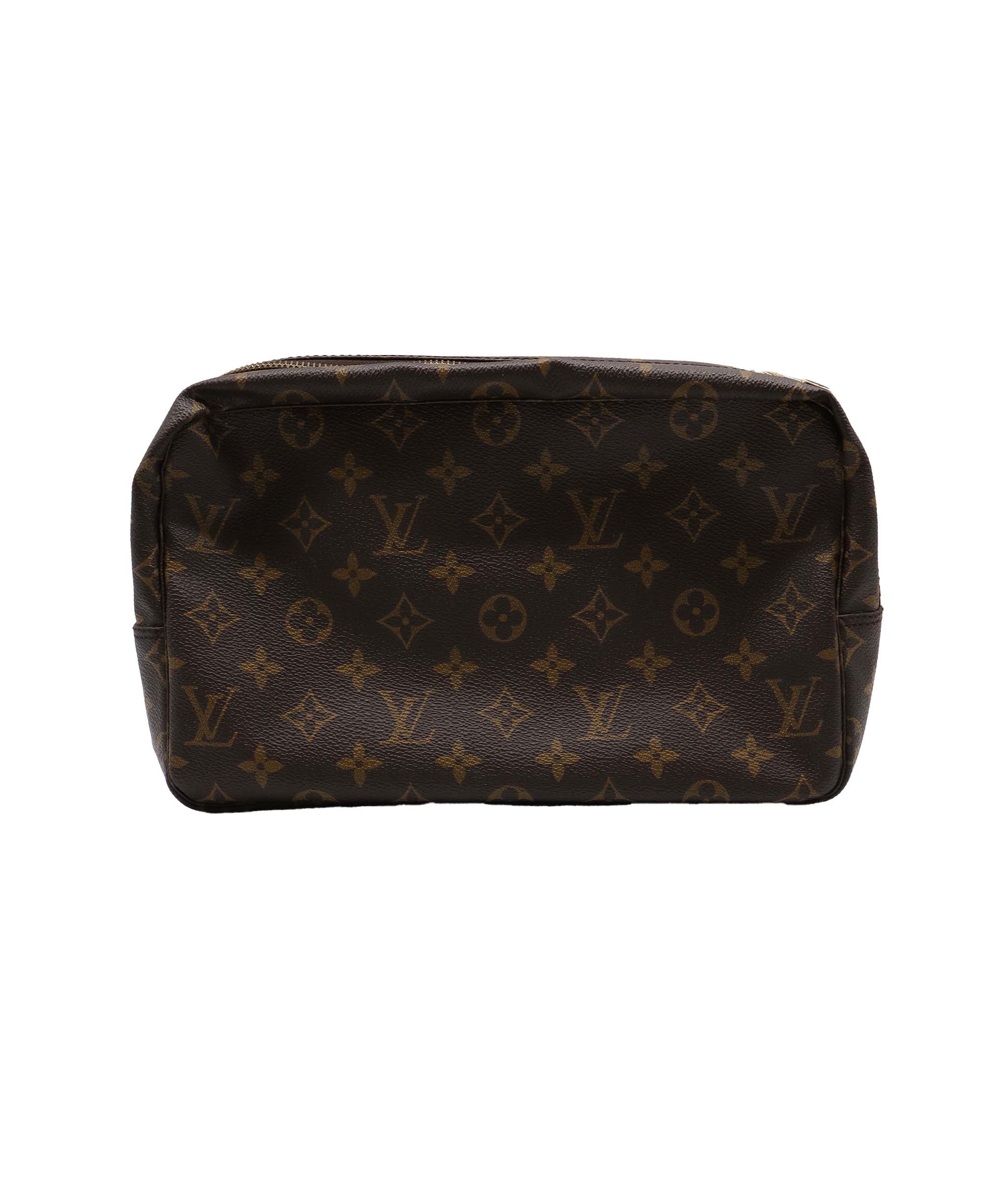 LOUIS VUITTON Monogram Trousse Toilette 28 Clutch Bag M47522 LV Auth 68923 DXBV0049