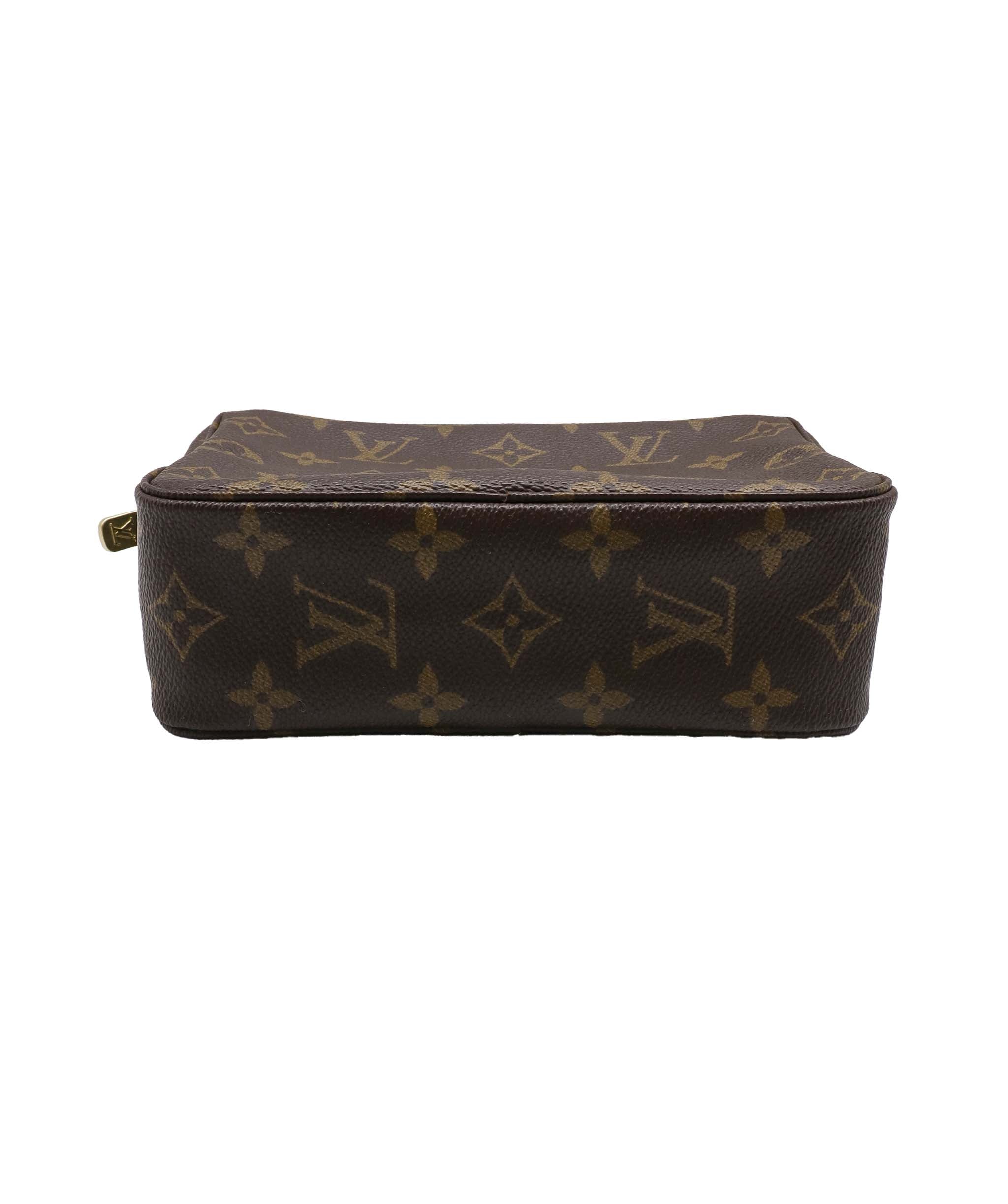 LOUIS VUITTON Monogram Trousse Toilette 18 Pouch M47526 LV Auth am6722 DXBV0044