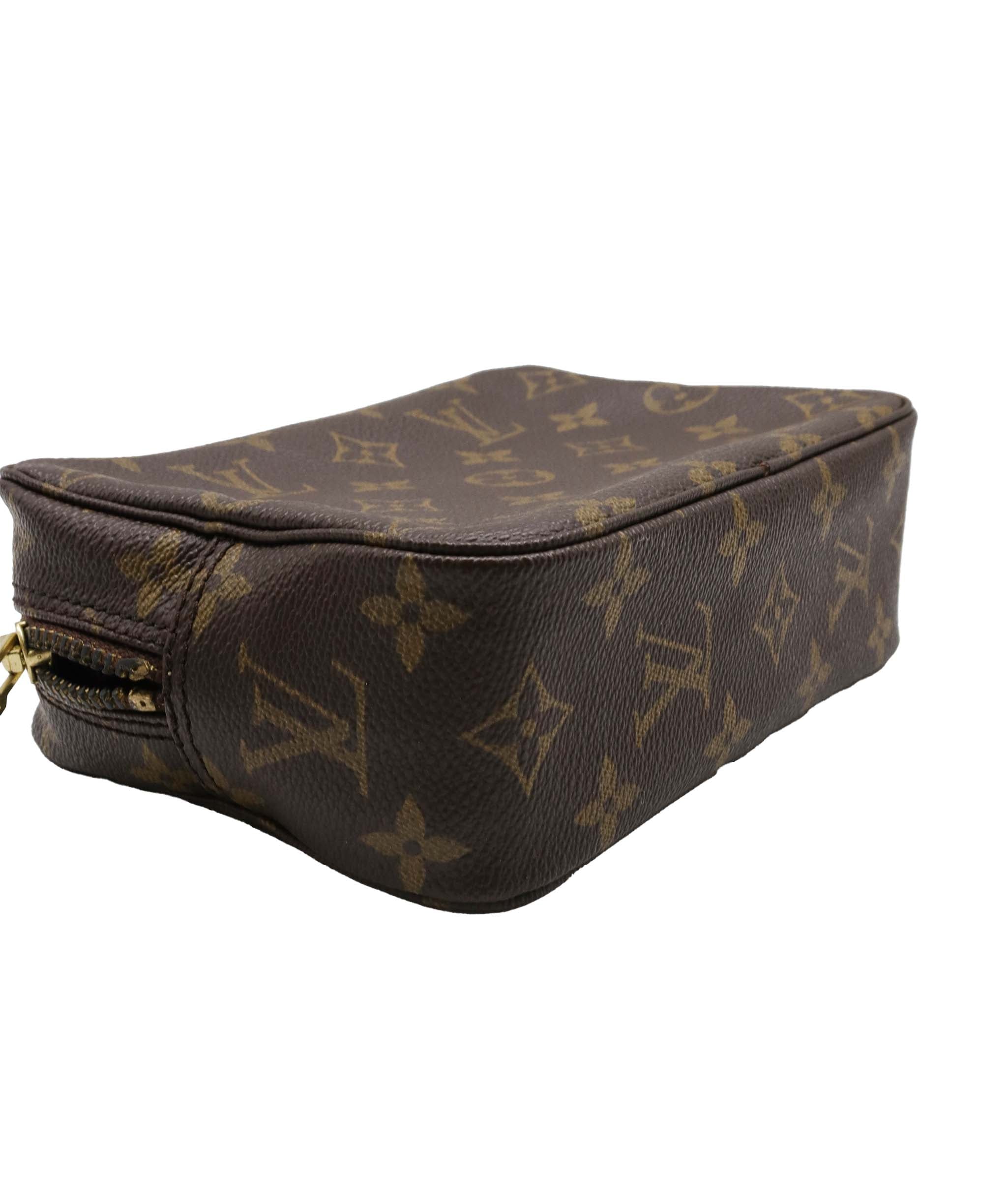 LOUIS VUITTON Monogram Trousse Toilette 18 Pouch M47526 LV Auth am6722 DXBV0044