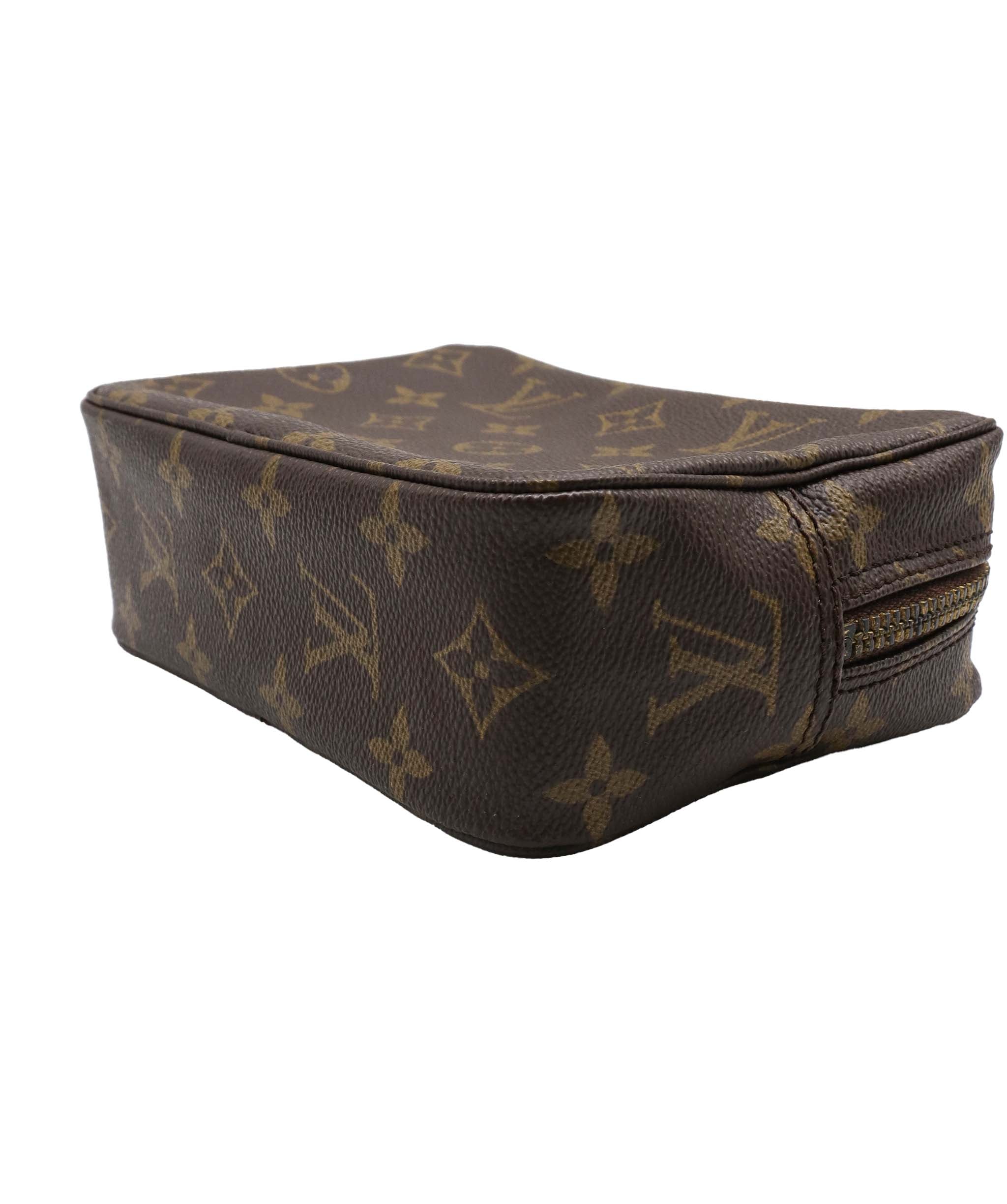 LOUIS VUITTON Monogram Trousse Toilette 18 Pouch M47526 LV Auth am6722 DXBV0044