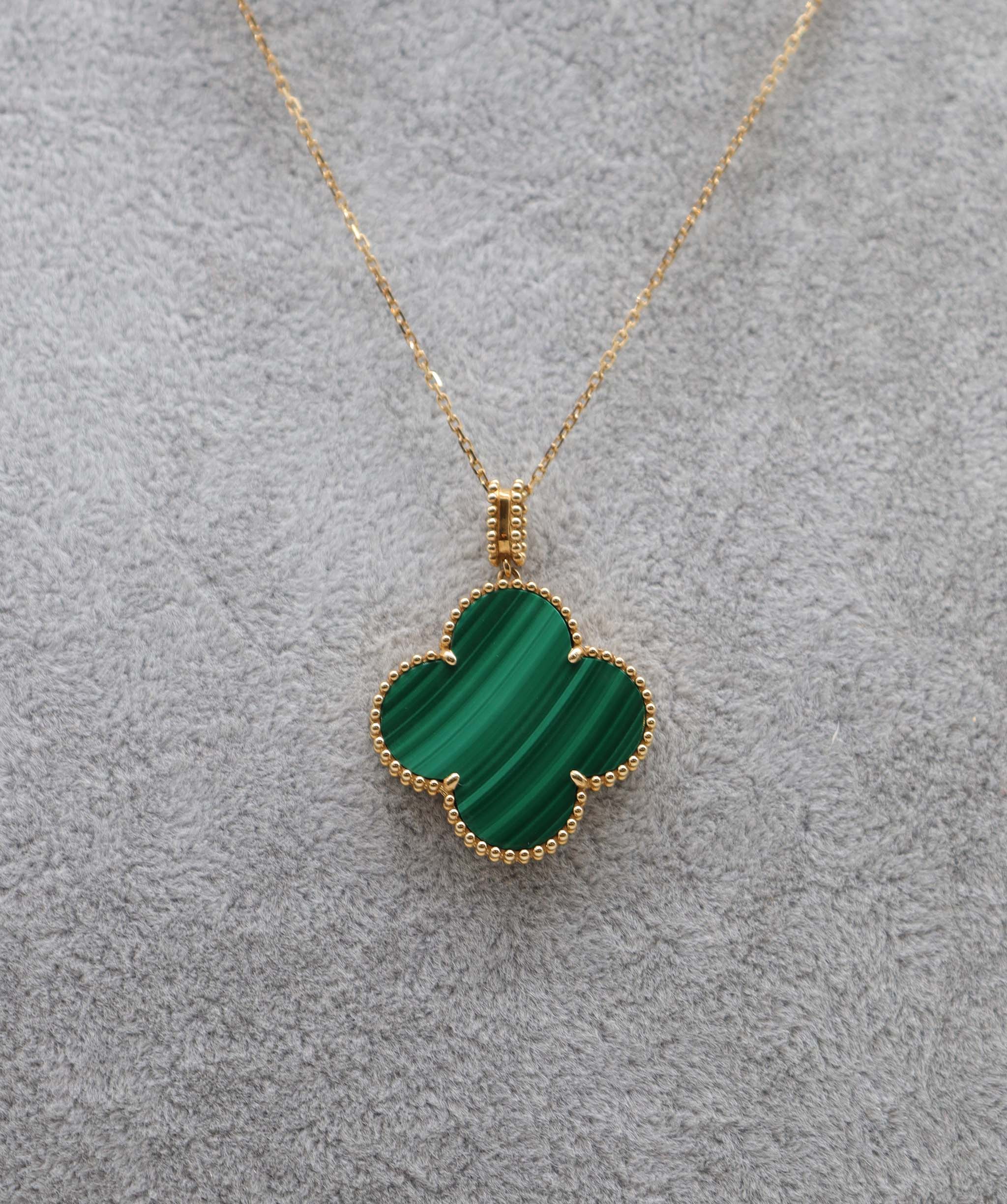 Van Cleef Magic Malachite Alhambra Pendant Necklace AGC2043