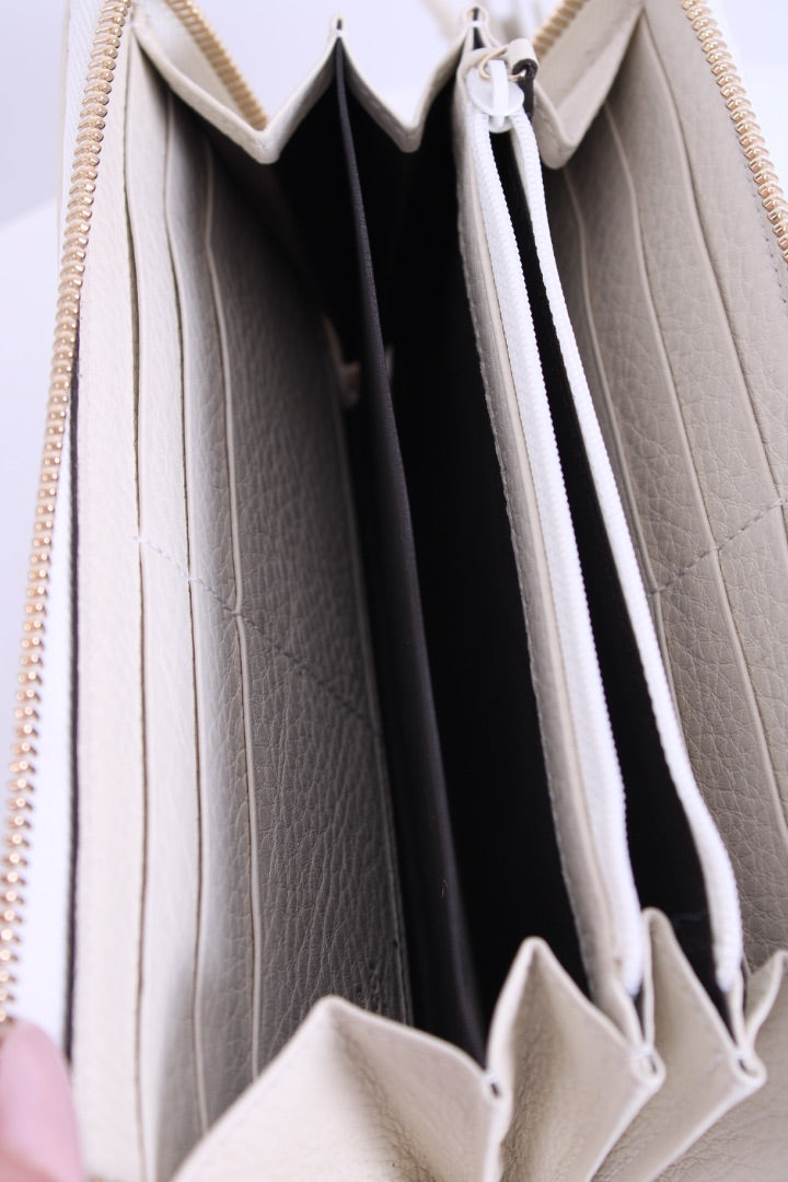 Gucci Purse With Bamboo Tassel Zip Brown Monogram