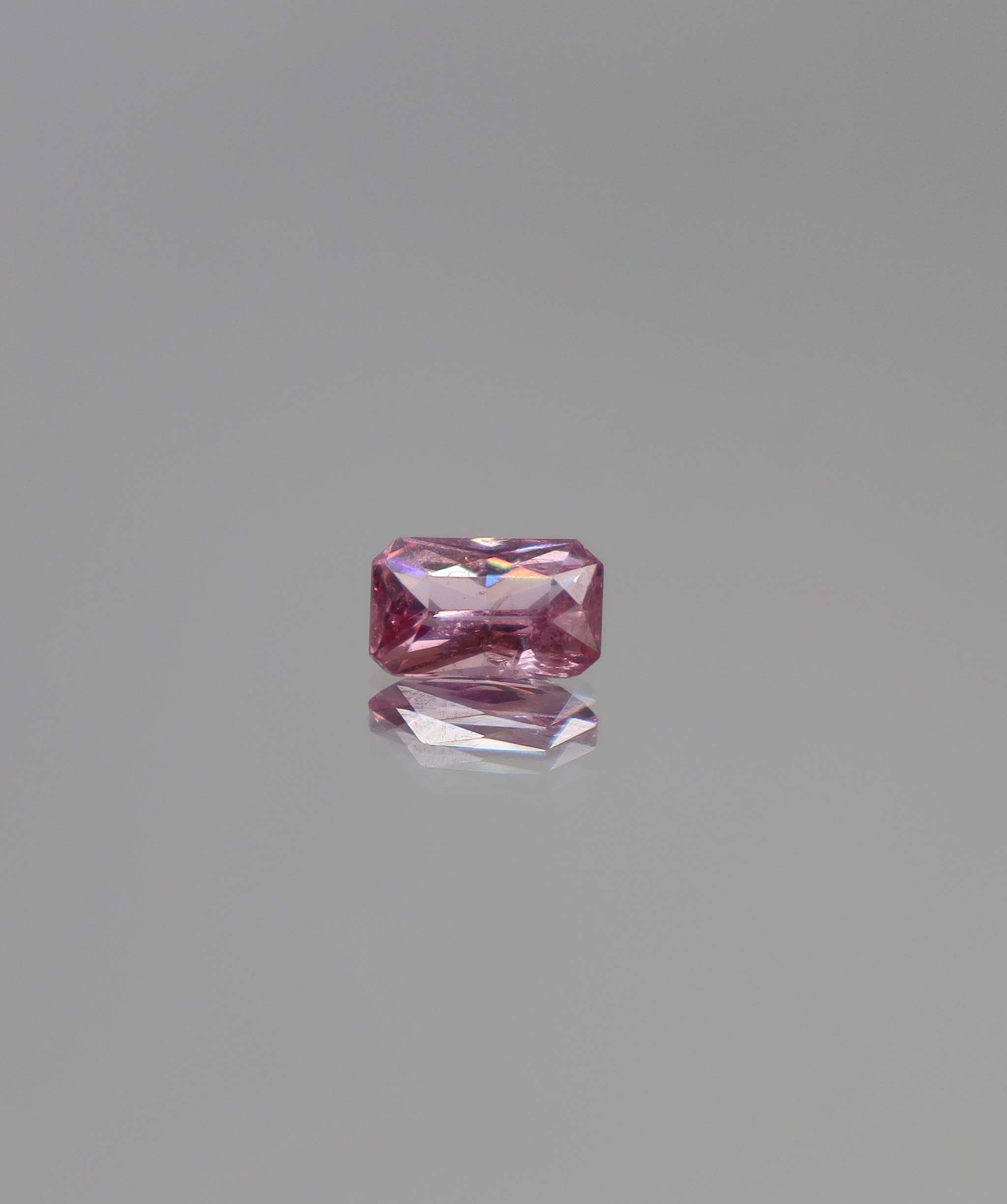 1.42ct Emerald Mahenge Spinel DXBCS3428