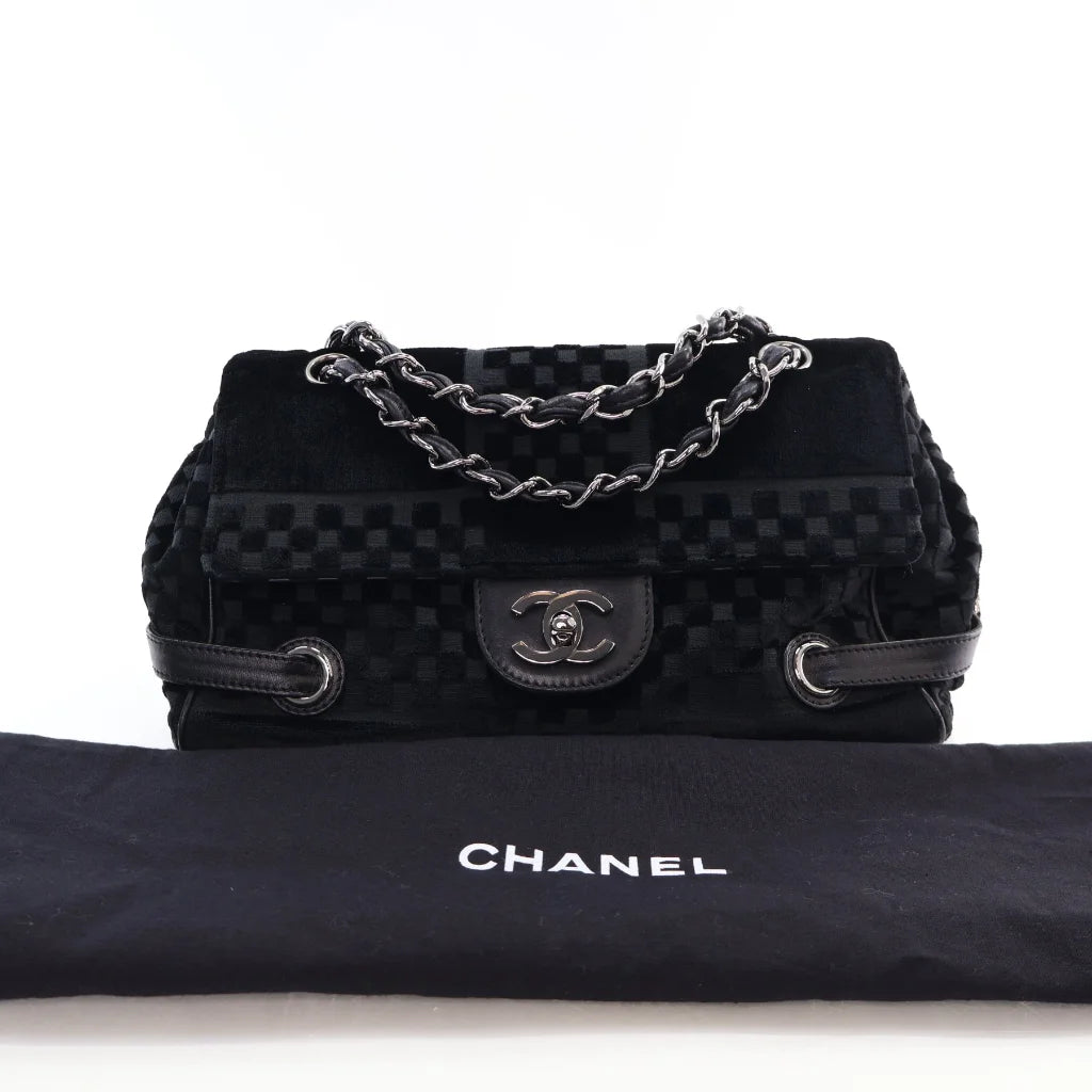 Chanel Velvet Black Checkered Embossed Flap Bag L-30ZO8E