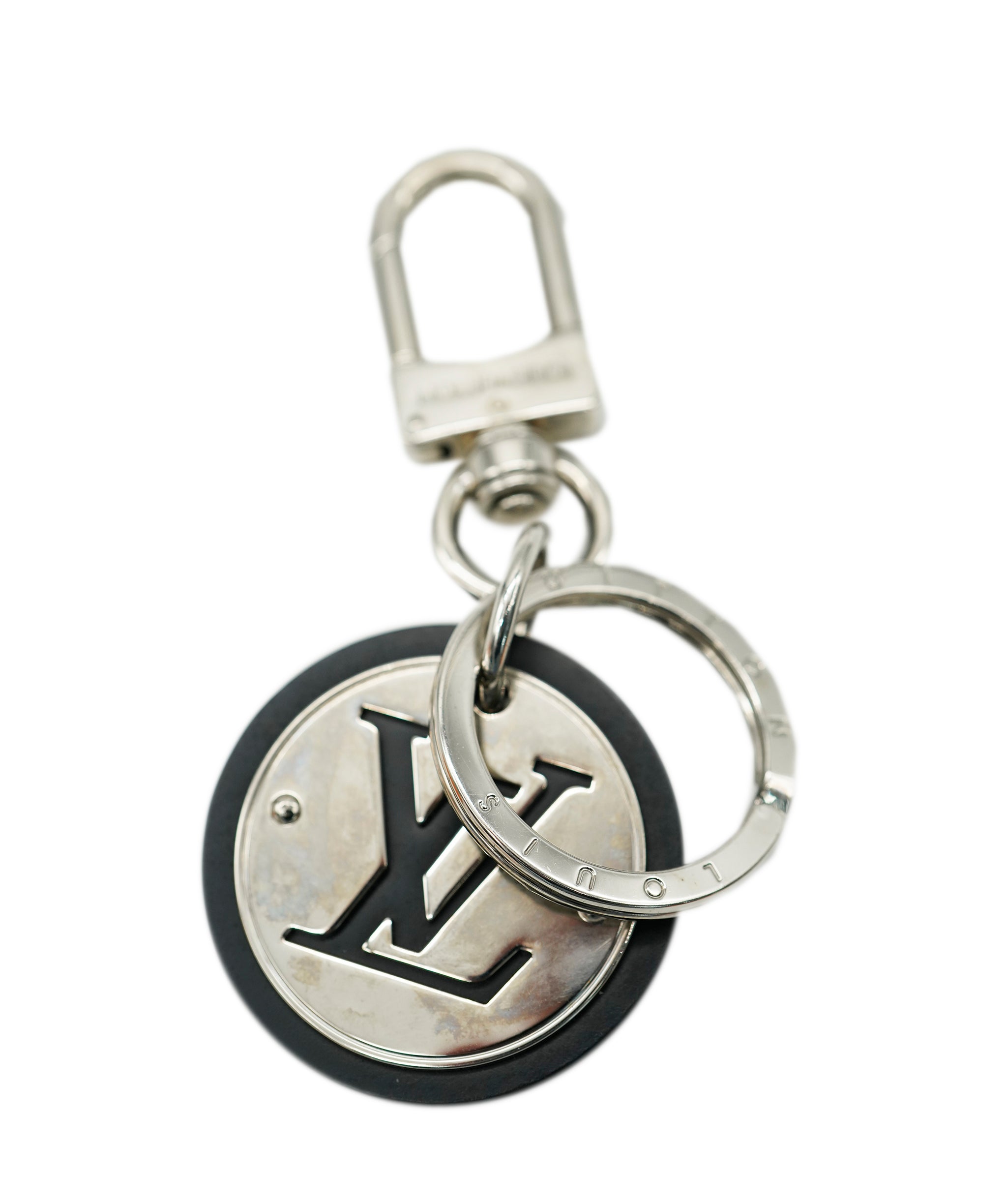 LOUIS VUITTON LV circle Key Charm DBXS2177