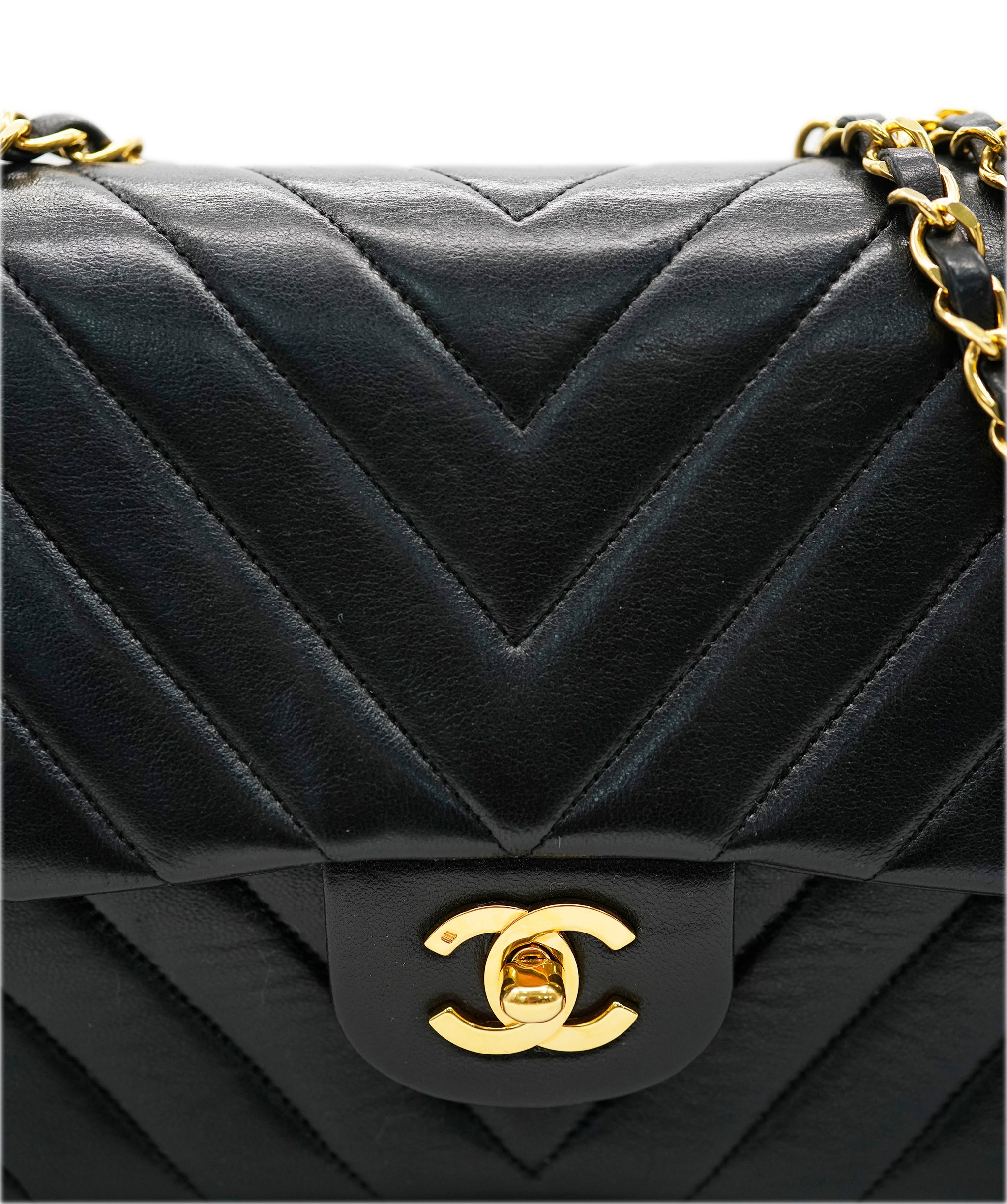 Chanel Chevron Medium Classic Flap  ALC1733