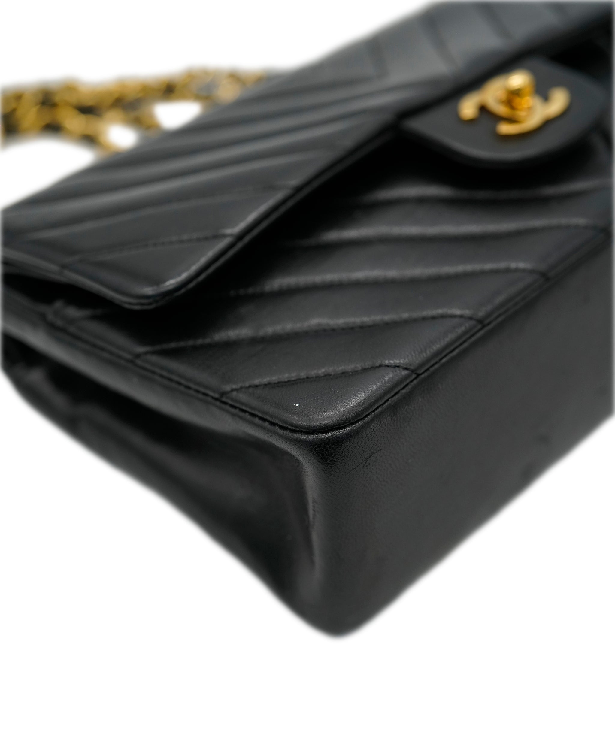 Chanel Chevron Medium Classic Flap  ALC1733