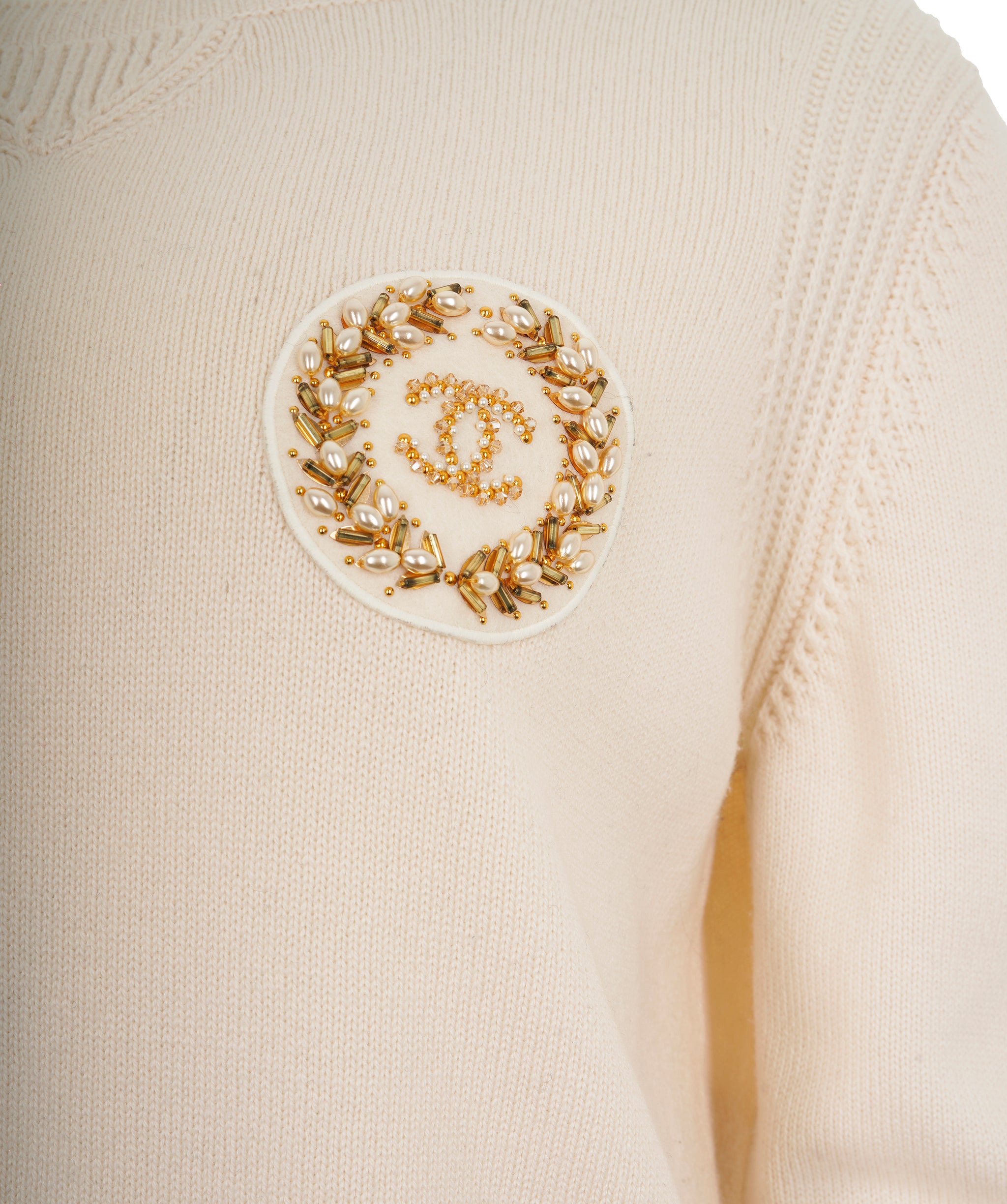 Chanel 20A Cream Cashmere Embroidered CC Emblem Knit Sweater ALC1823