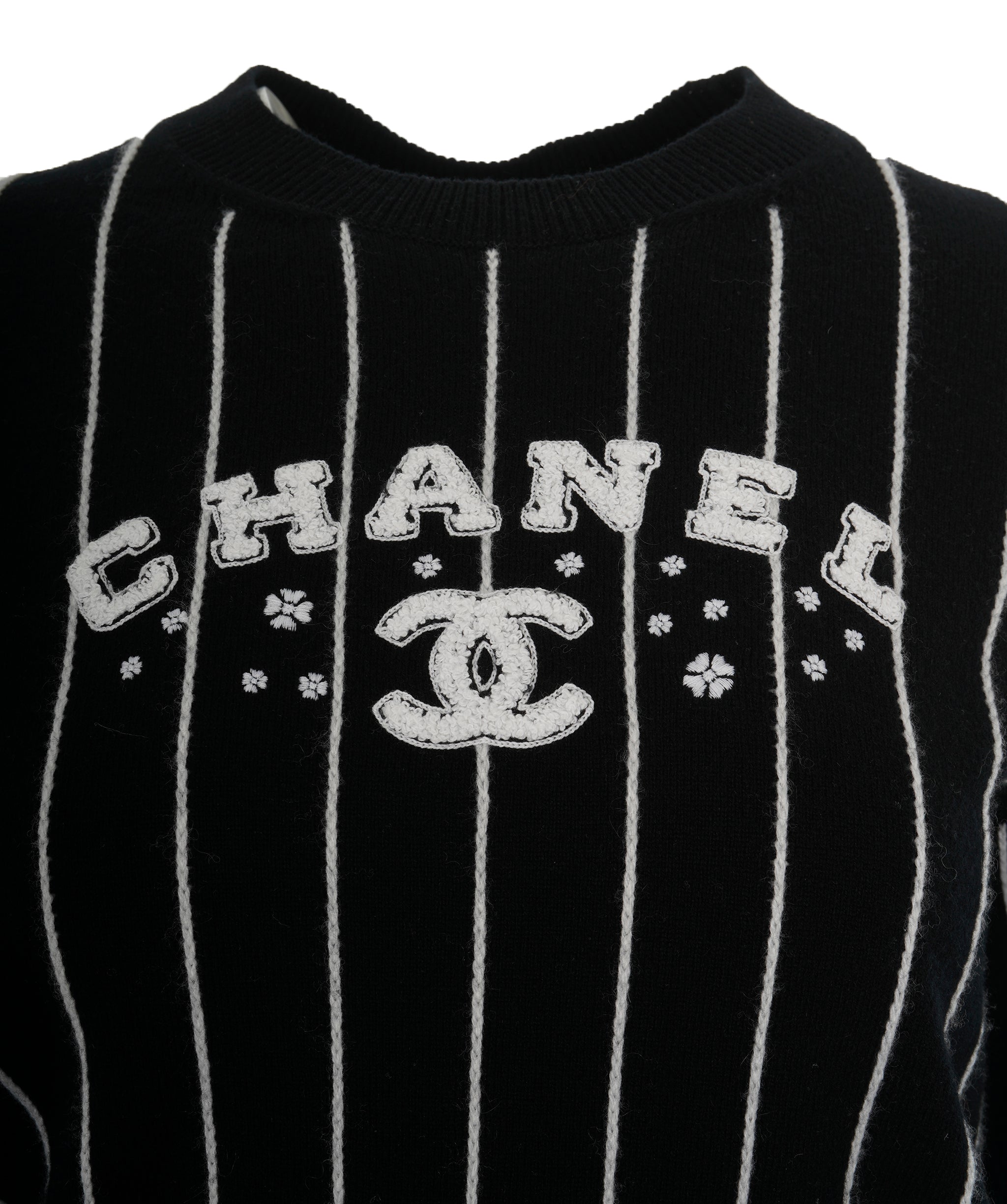 Chanel 23P Black & White Cashmere Striped Logo Crewneck Knit Sweater ALC1844