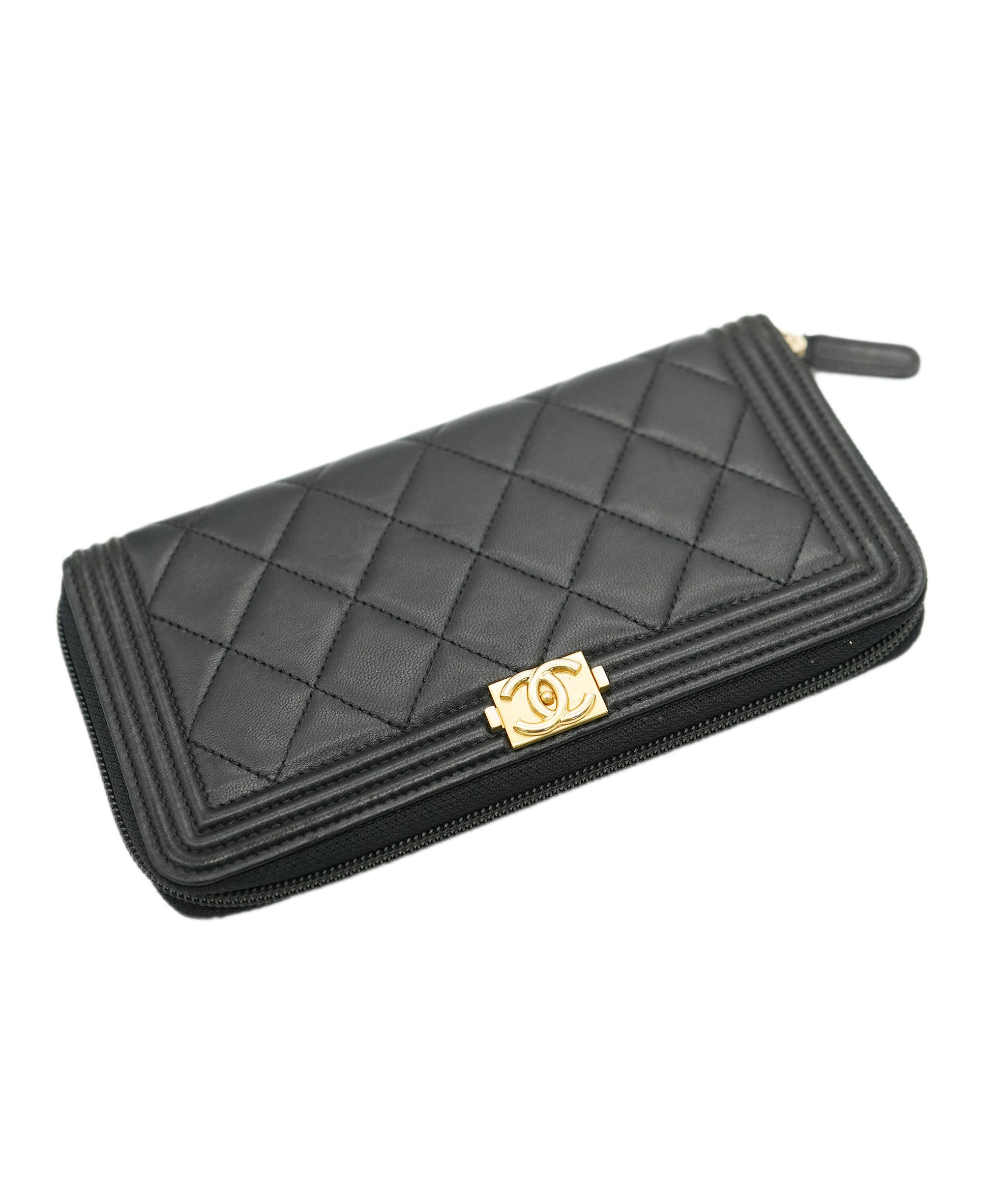 Chanel Boy Lambskin Zip Wallet ALL0829