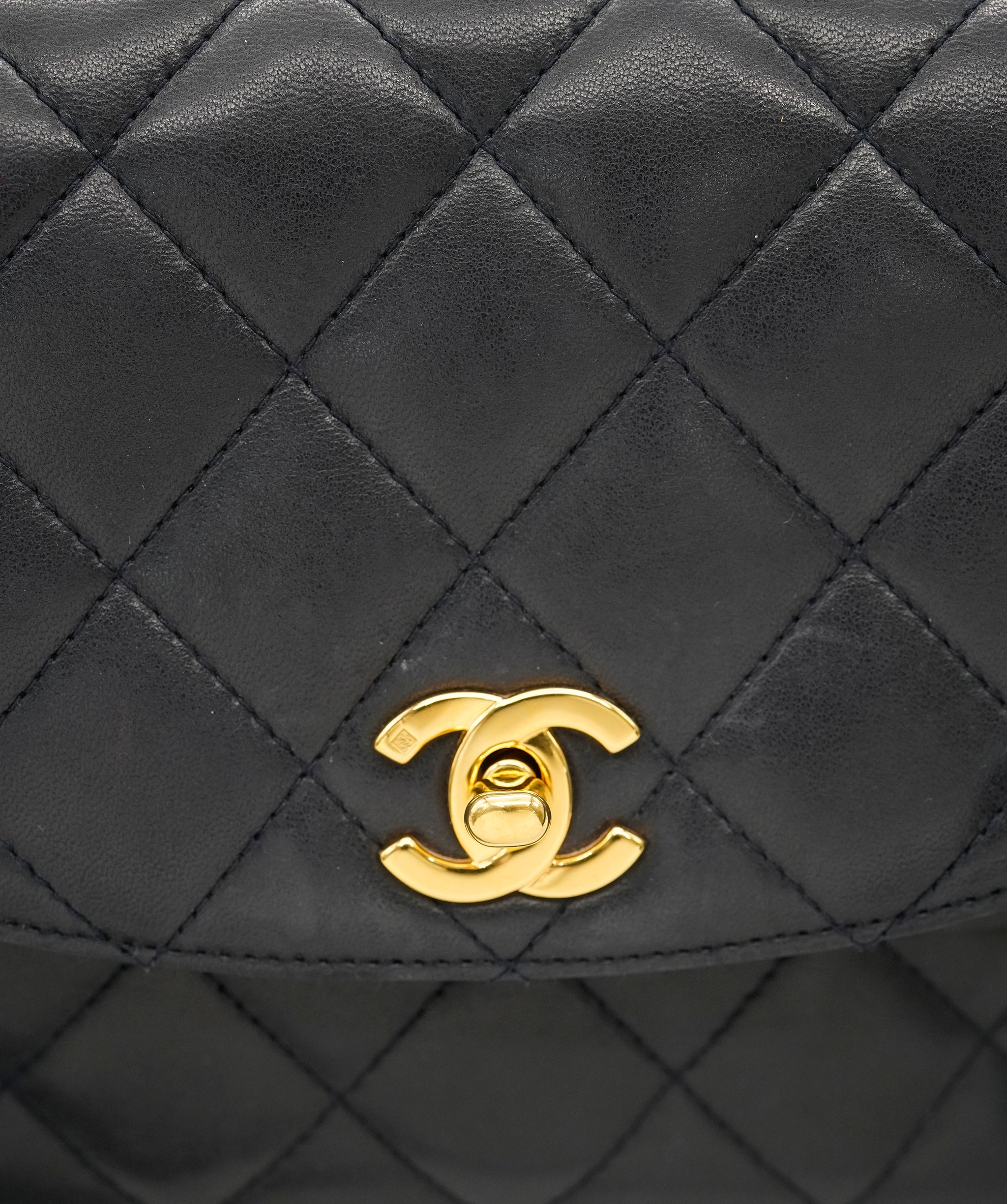 Chanel Vintage Navy Shoulder Bag ALL0839