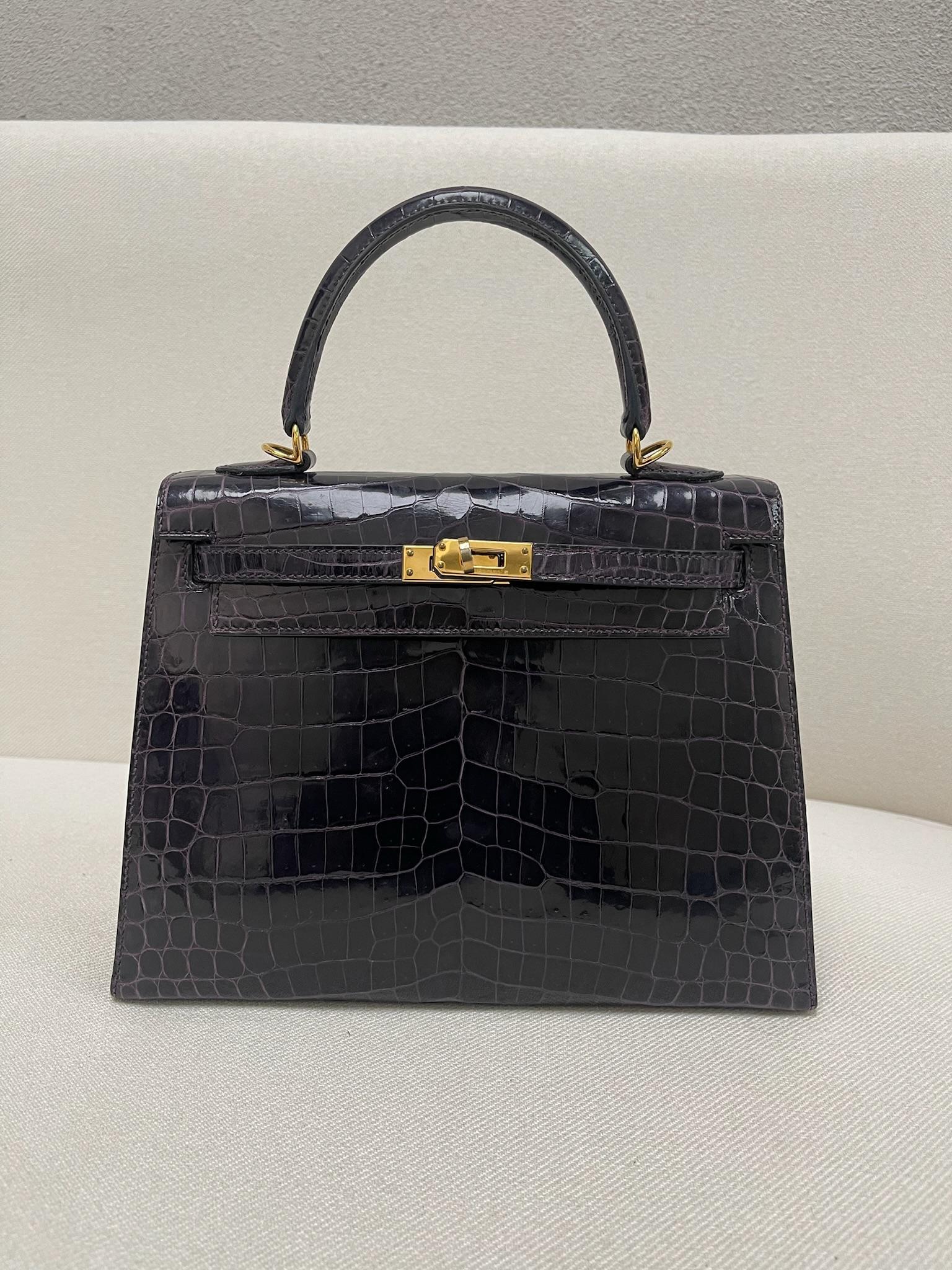 Replica Handbags Kelly 25 Aubergine Shiny Alligator GHW stamp C SYCF1517