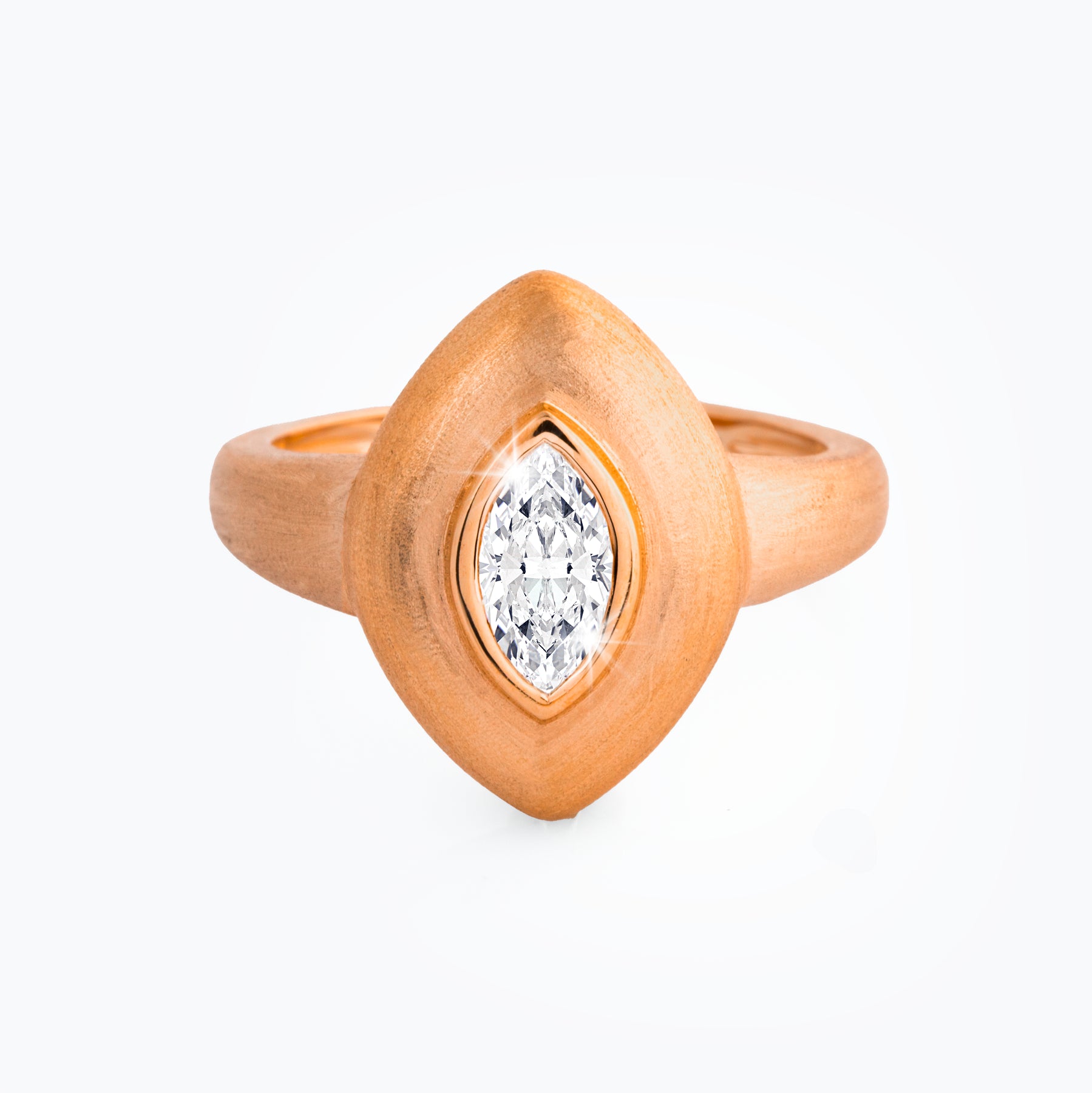 18K RG / DIA RING
18K RG: 2.60 RD: 0.3/ MQ
SIZES 46,46 R40794-9