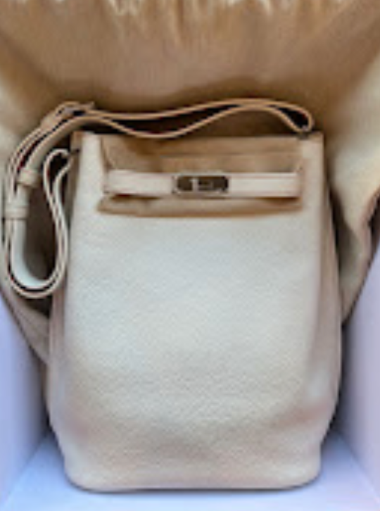 Hermes So Kelly 22 Blanc/Crevette PHW Square Q Togo ALTC0704