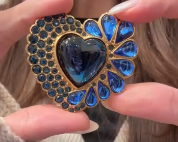 BLUE RESIN HEART BROOCH AGC3383