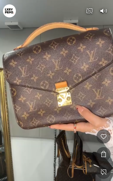 LOUIS VUITTON Pochette Metis MM M44875 1B0219YVXMX