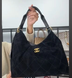 IB26030166 Chanel Hobo Medium Black Suede