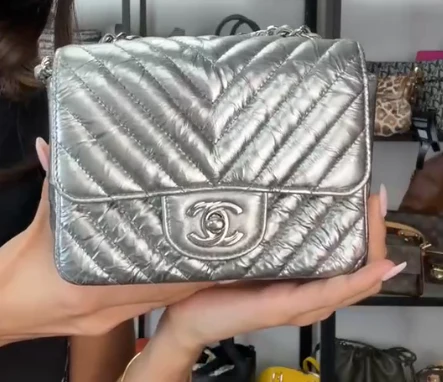 IB26040156 Chanel Mini Flap Silver Calfskin