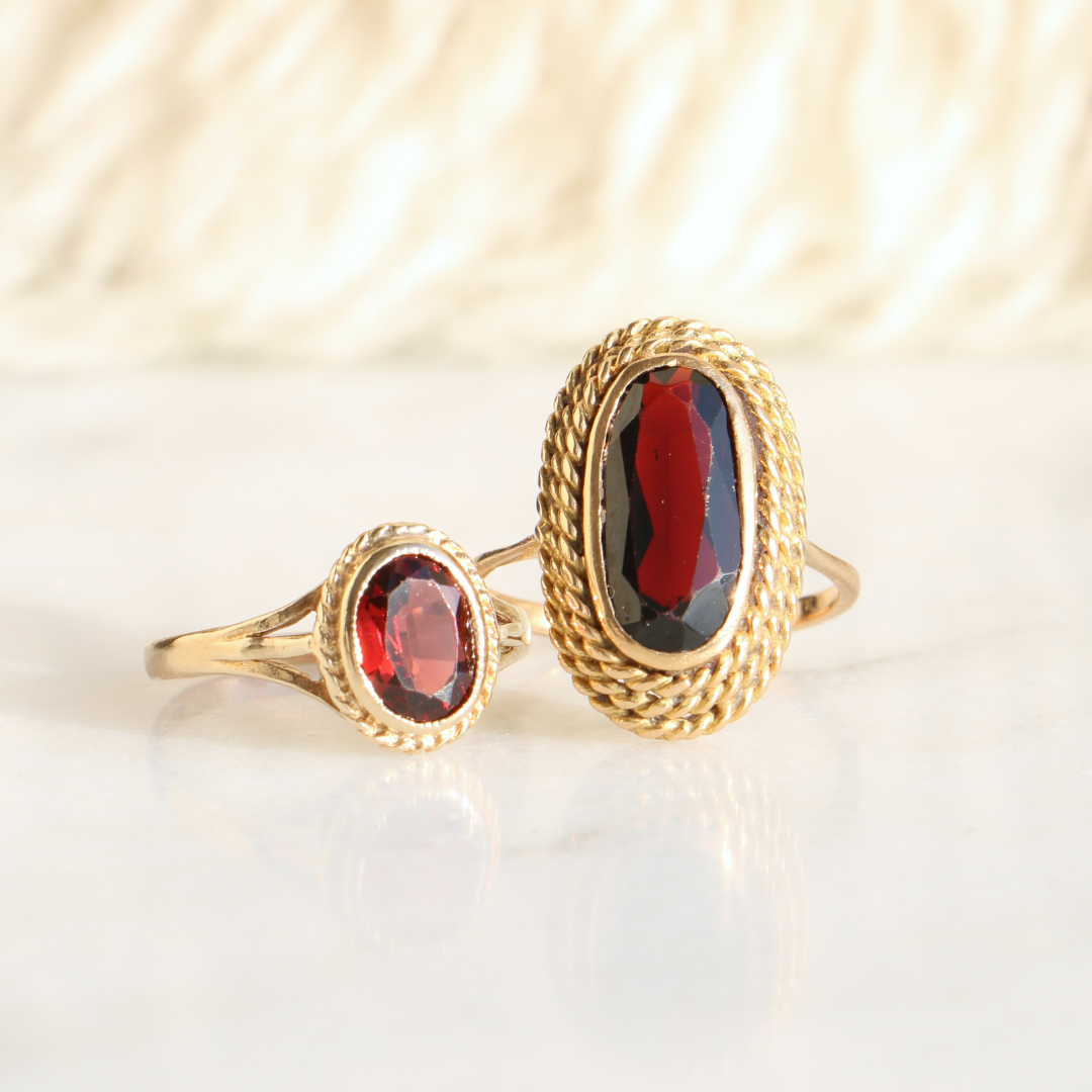 9ct Gold Oval Small Filigee Garnet Ring