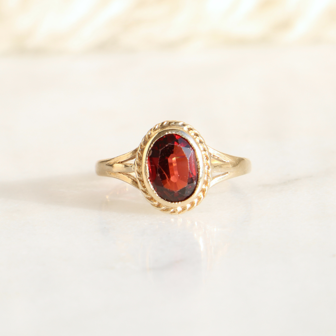 9ct Gold Oval Small Filigee Garnet Ring