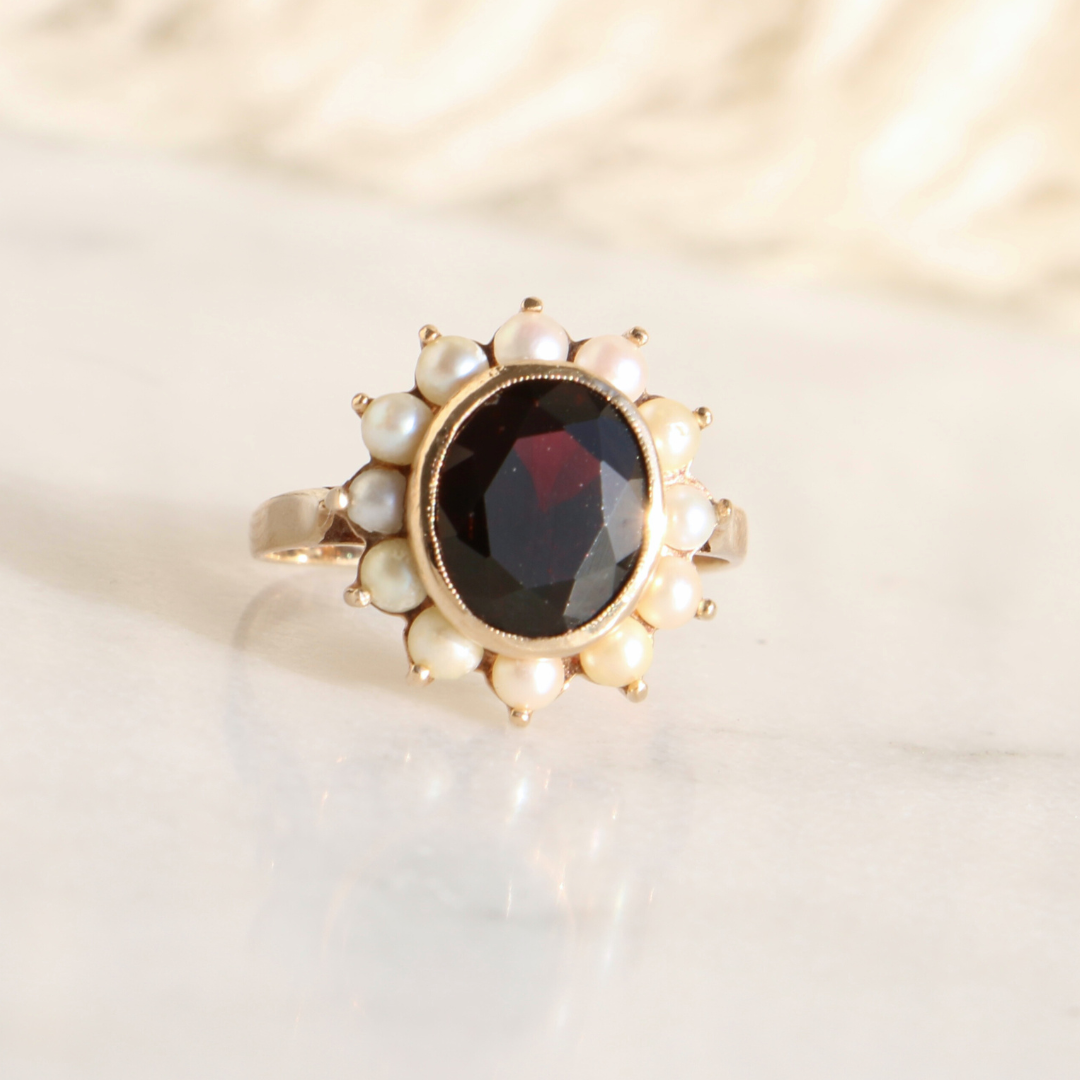 9ct Gold Vintage Oval Garnet and Pearl Ring