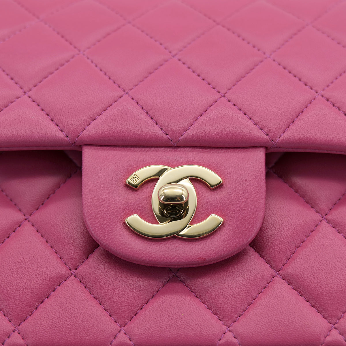 VINTAGE CHANEL CLASSIC FLAP MEDIUM CHAIN SHOULDER BAG PINK LAMB SKIN GOLD HARDWARE 90321630