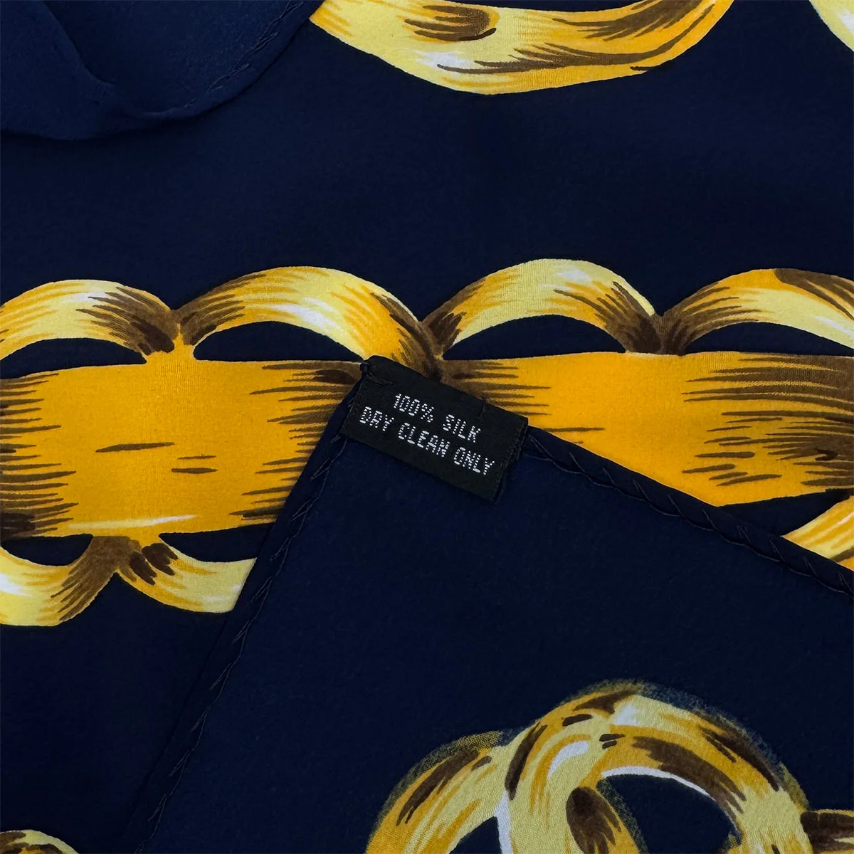 VINTAGE CHANEL COCOMARK CHAIN PATTERN SCARF NAVY SILK 90323165