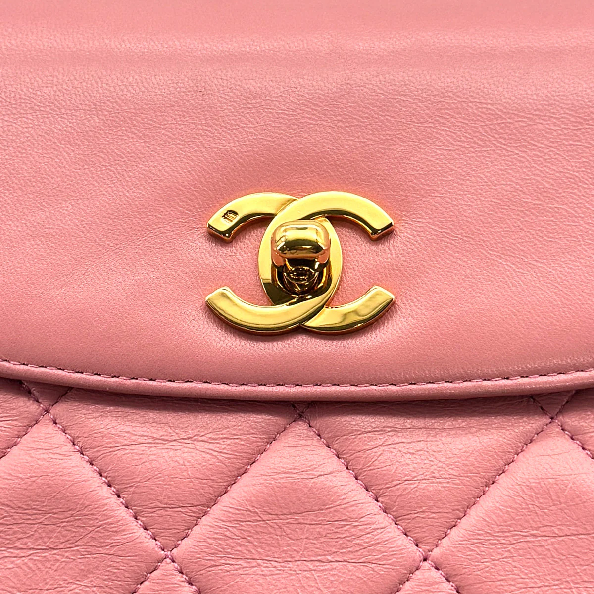 VINTAGE CHANEL MATELASSE CHAIN SHOULDER BAG PINK LAMB SKIN GOLD HARDWARE 90323093
