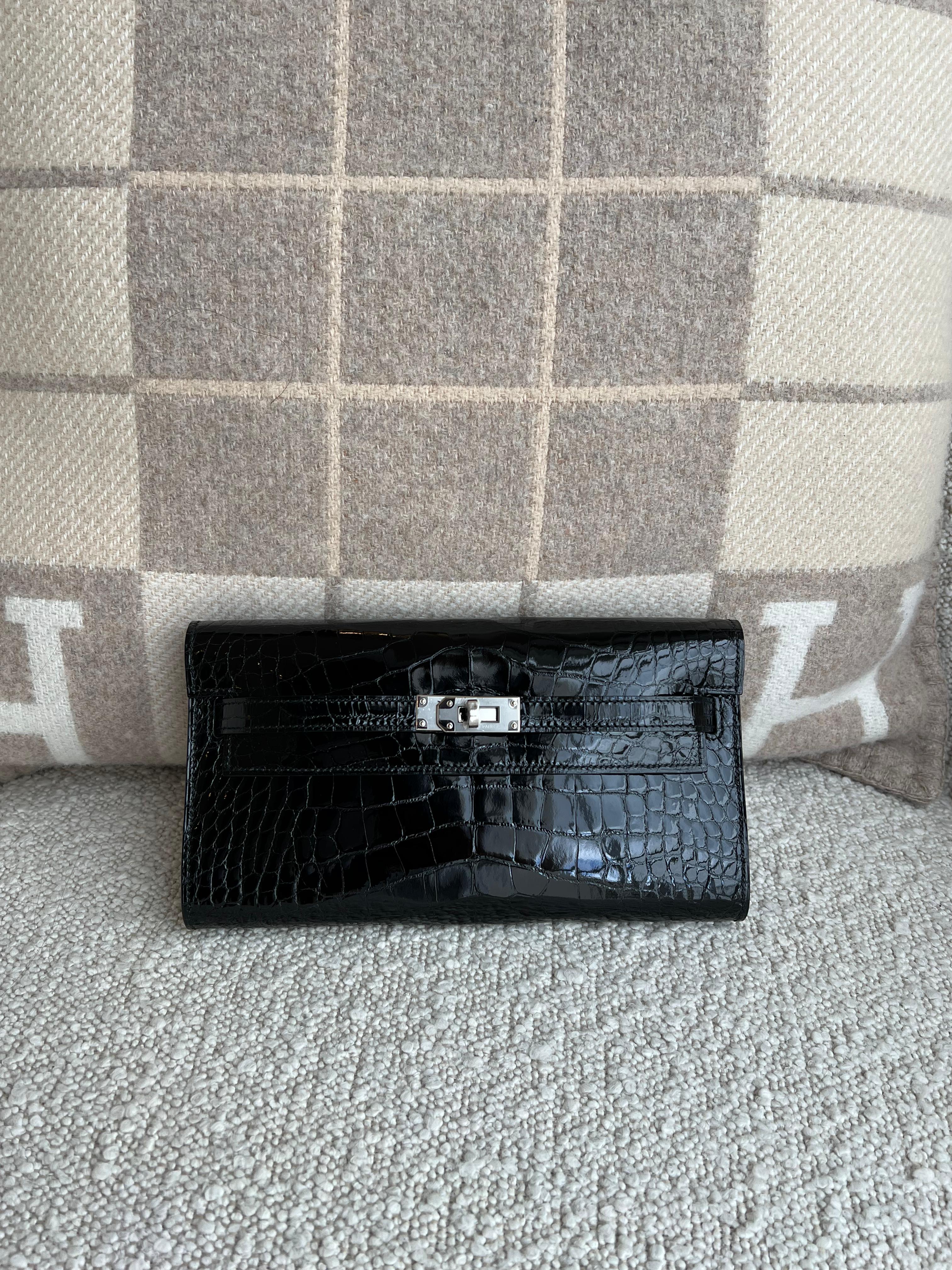 HERMÈS KELLY TO GO WALLET BLACK Shiny Alligator Leather with Palladium Hardware