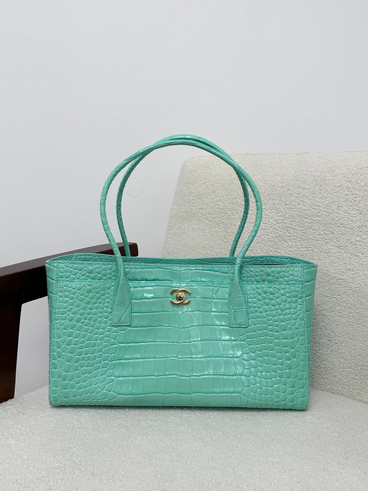 Aureon Group Limited *LONDON LOCATED* CHANEL SMALL TOTE BAG Green Crocodile Embossed Calfskin & Gold-Tone Metal