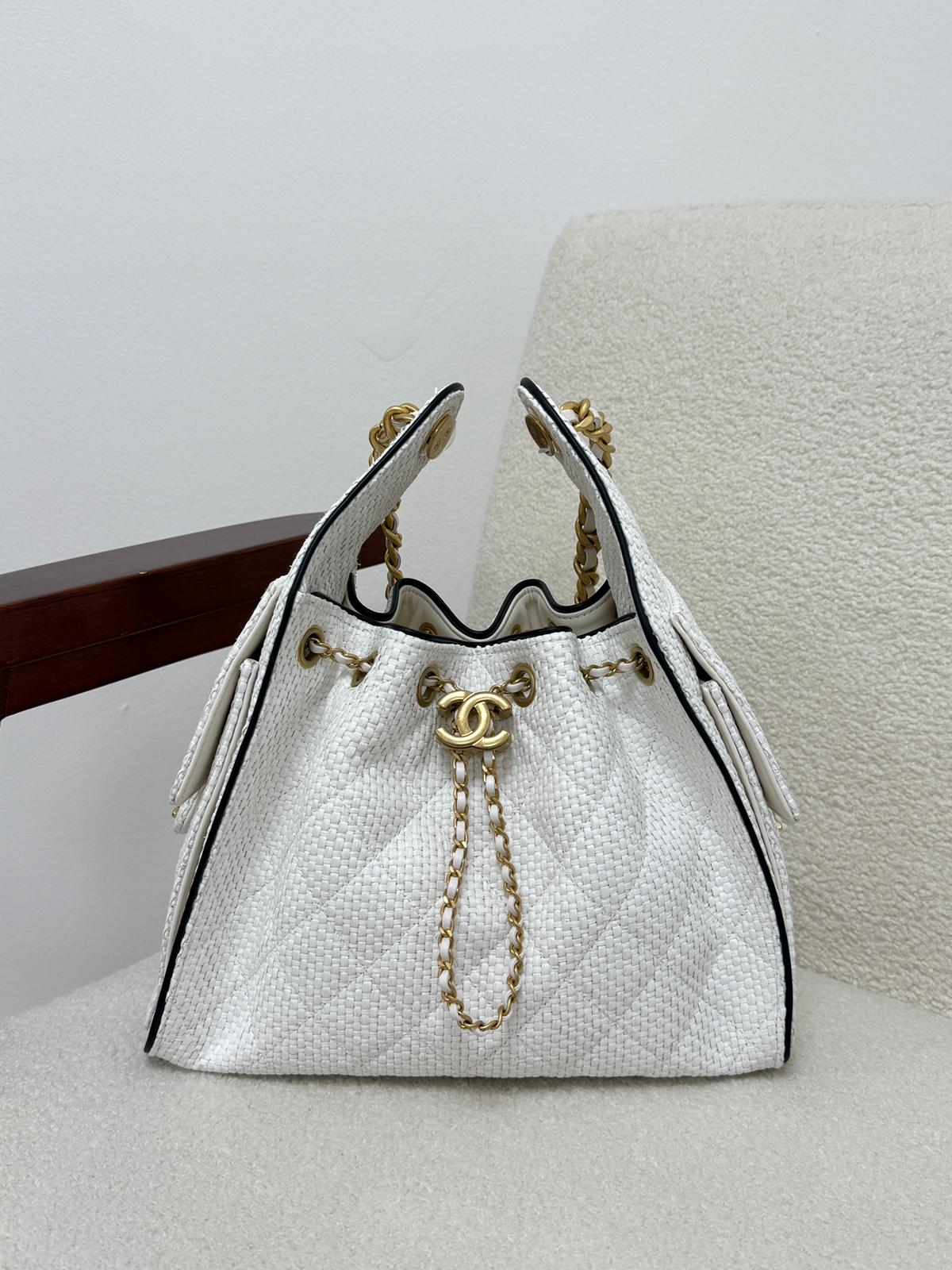 Aureon Group Limited *LONDON LOCATED* CHANEL 25 SMALL HANDBAG WHITE & BLACK Braided Raffia & Calfskin with Gold-Tone Metal