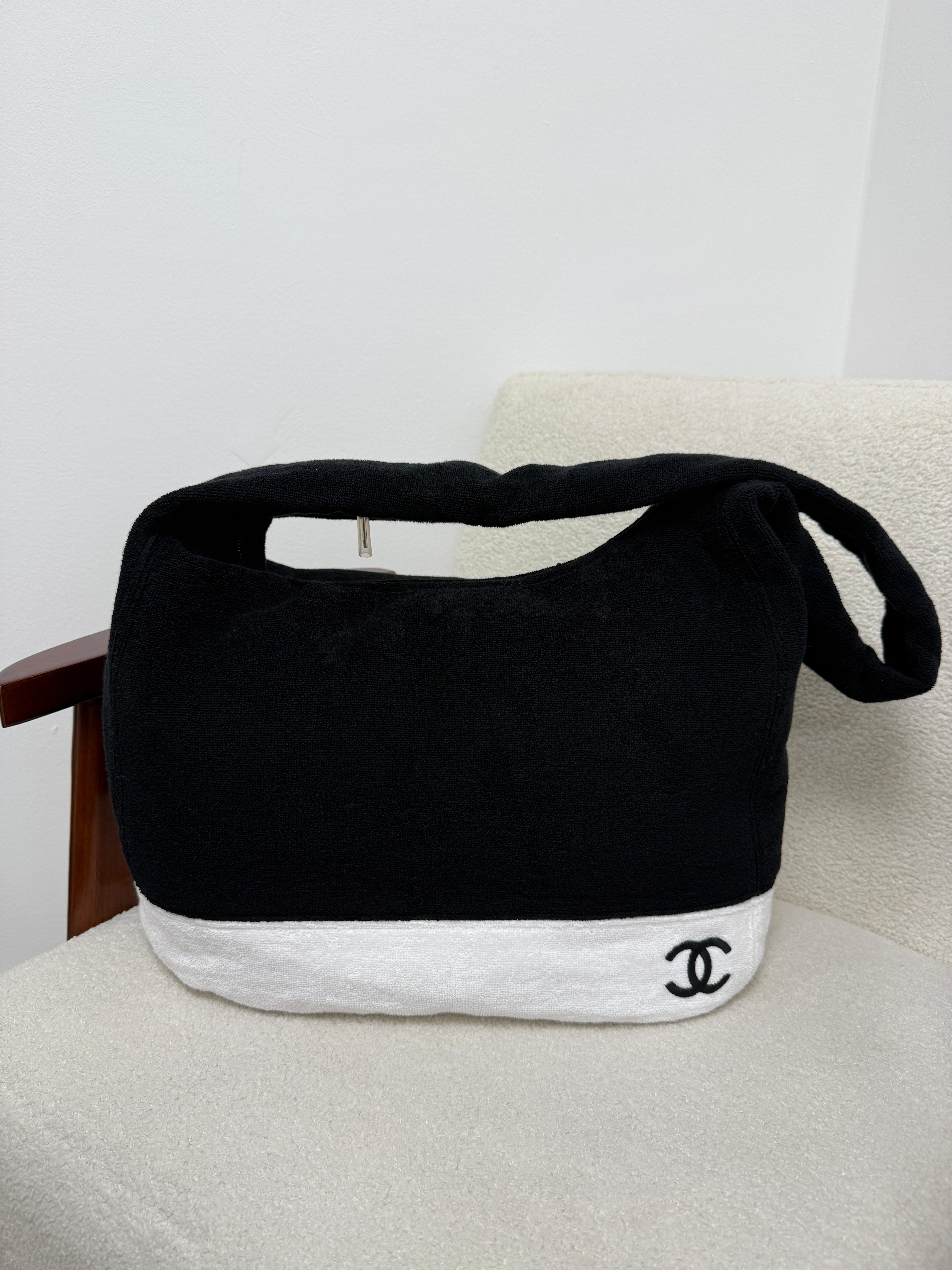 Aureon Group Limited *LONDON LOCATED* CHANEL 26 BEACHWEAR SET BLACK & WHITE Cotton