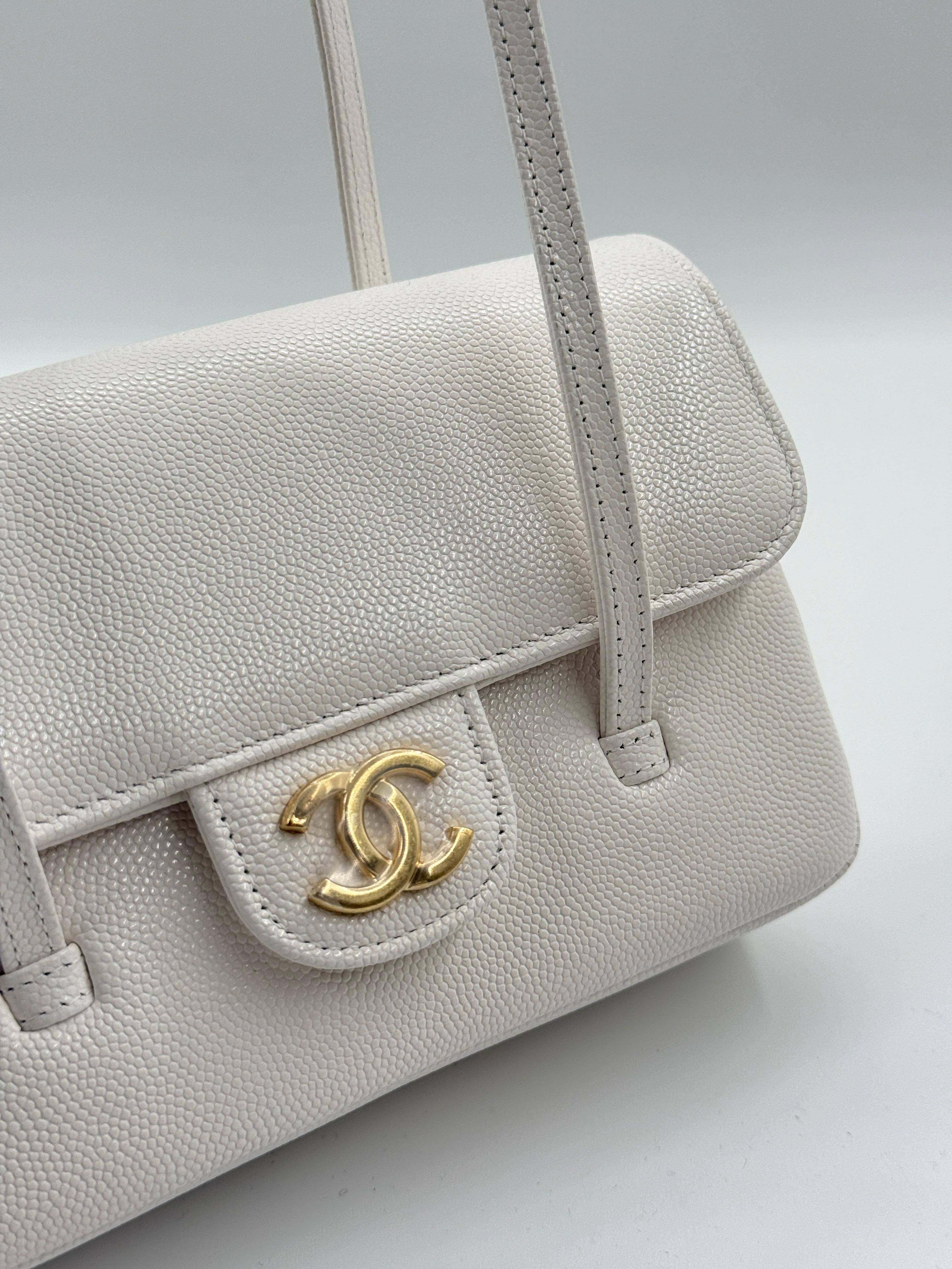 Aureon Group Limited *LONDON LOCATED* CHANEL 26 MINI FLAP BAG WHITE Grained Shiny Calfskin with Gold-Tone Metal
