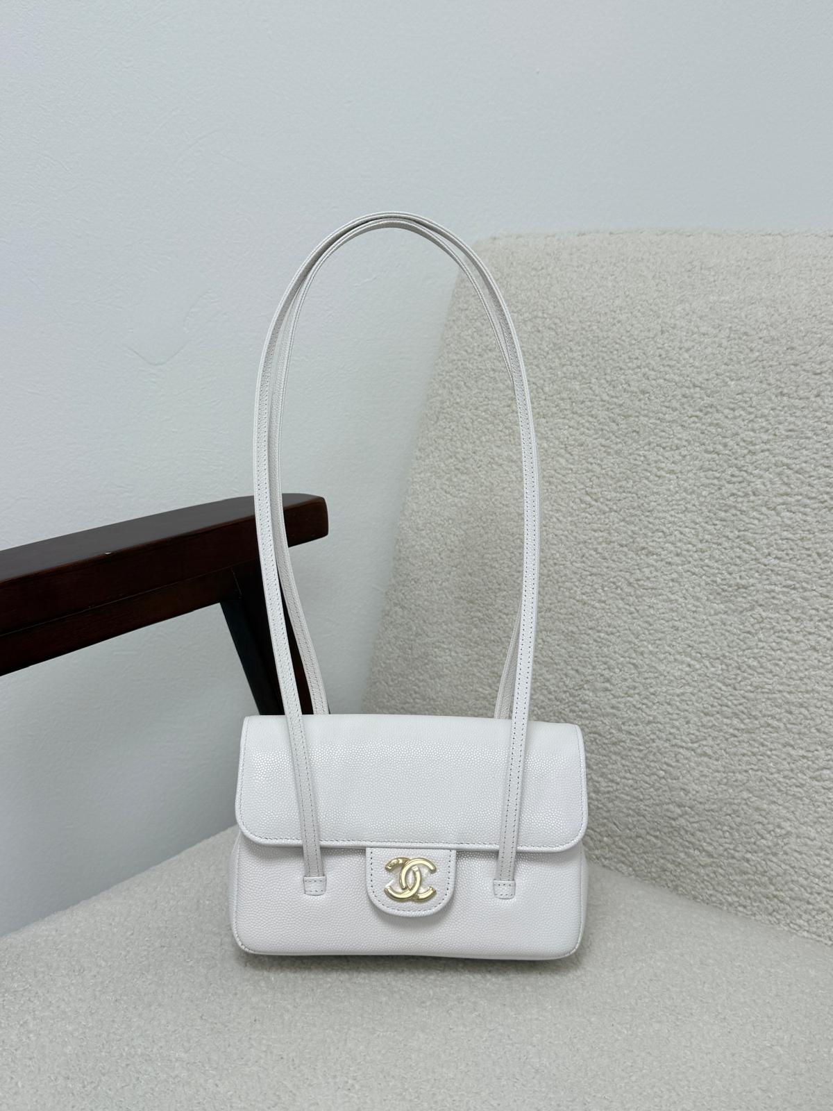 Aureon Group Limited *LONDON LOCATED* CHANEL 26 MINI FLAP BAG WHITE Grained Shiny Calfskin with Gold-Tone Metal