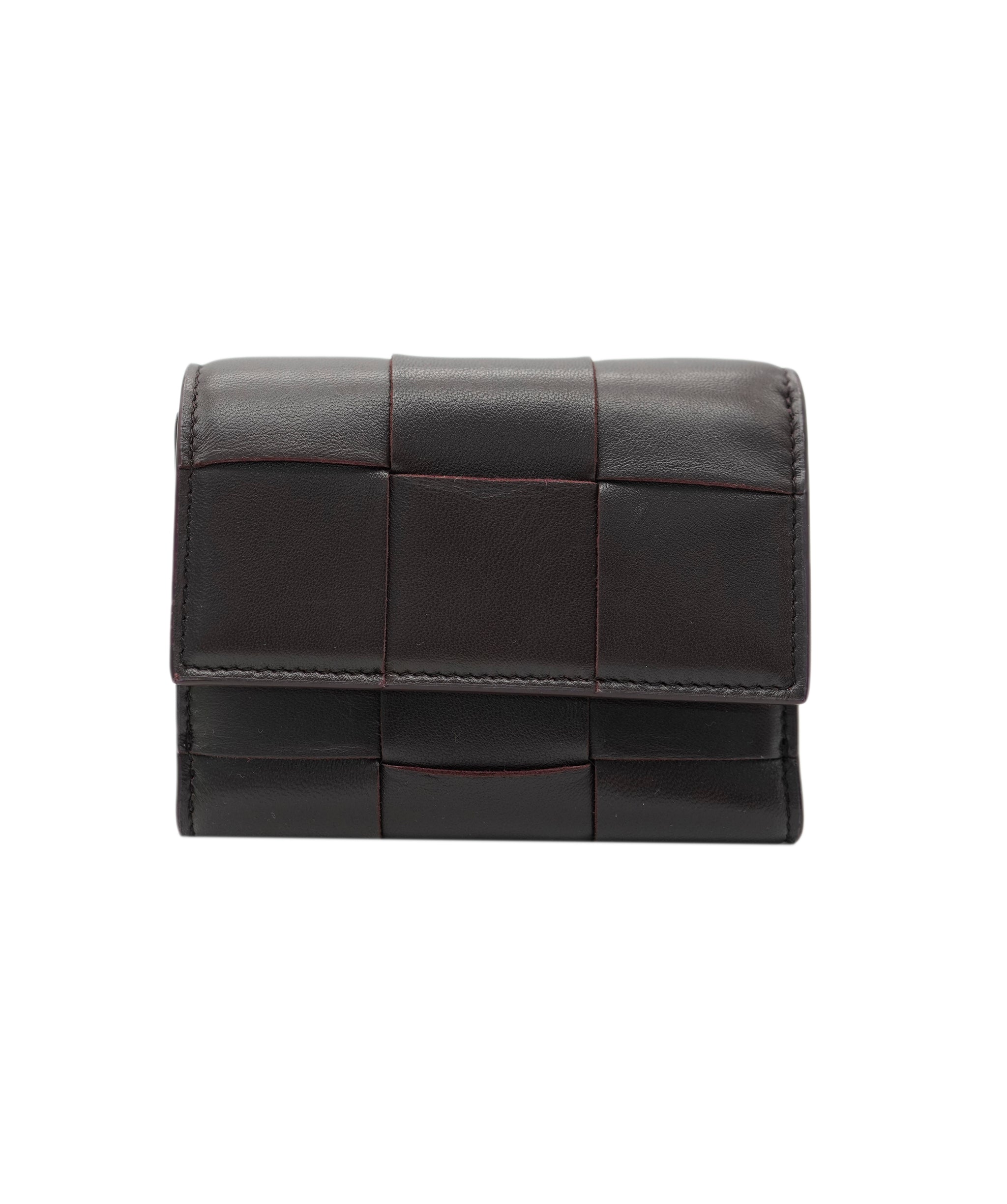 Bottega Veneta Bottega Veneta Trifold Grape Wallet  AVL1517