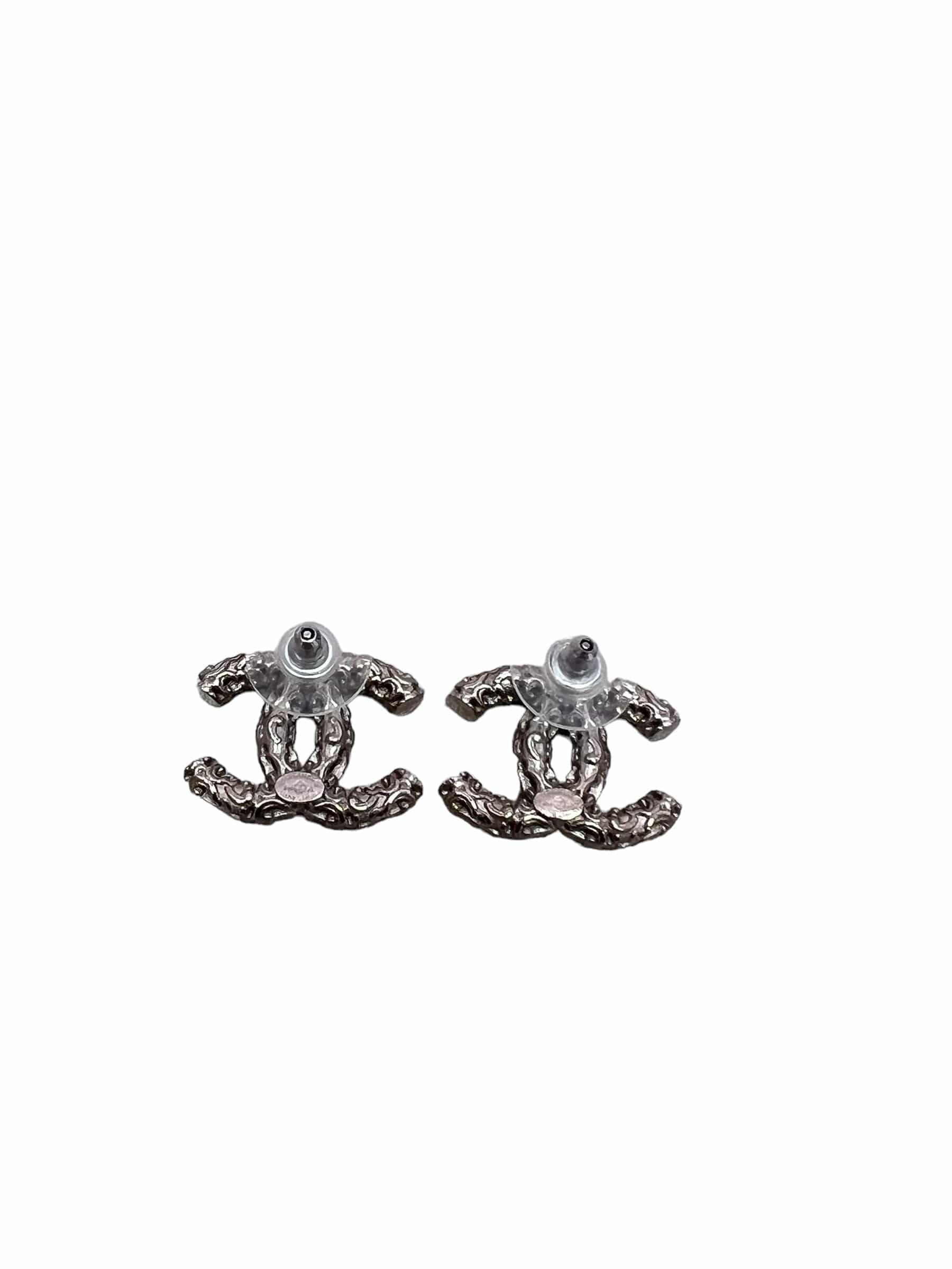 Chanel Chanel Baroque 2cm Silver CC Earstuds SYC1169