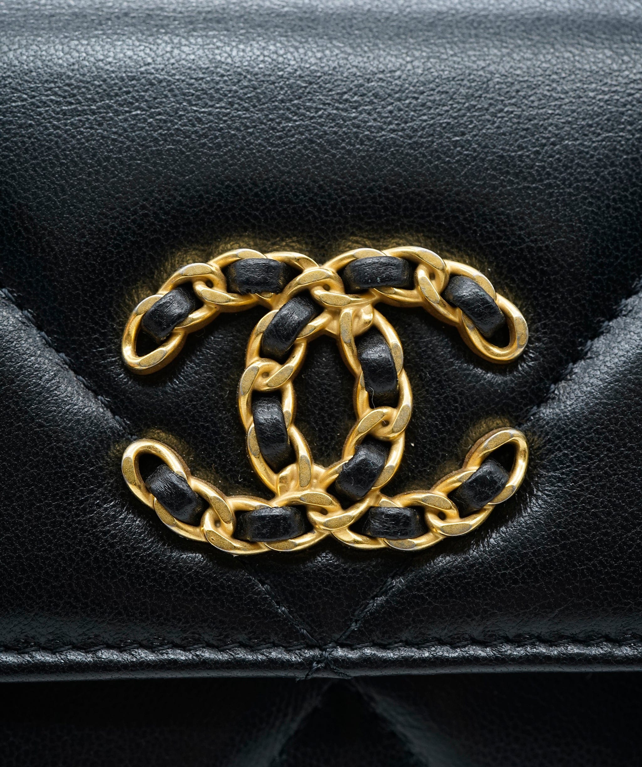 Chanel Chanel Black Quilted Lambskin Chanel 19 Flap Wallet ABC0887