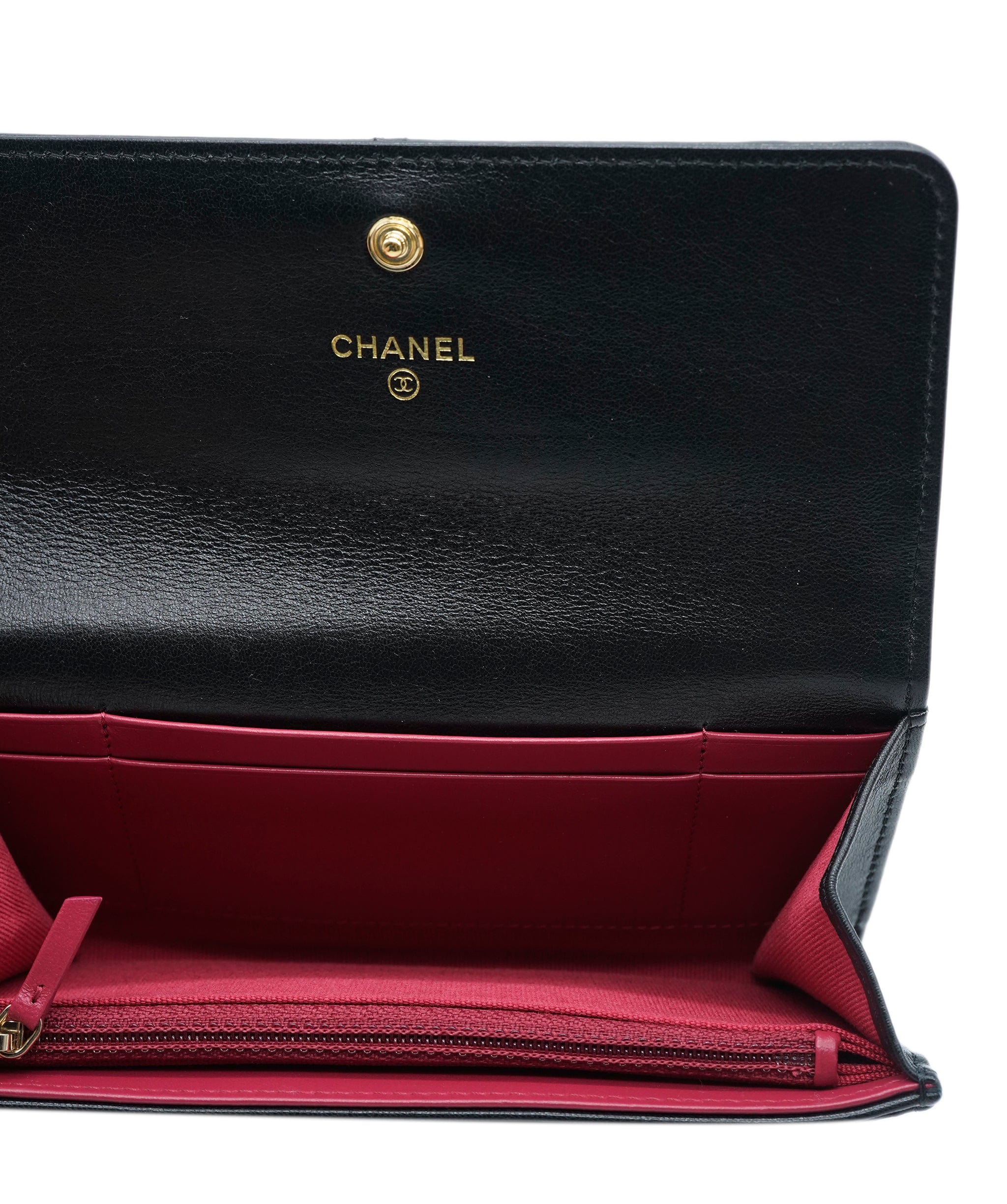 Chanel Chanel Black Quilted Lambskin Chanel 19 Flap Wallet ABC0887