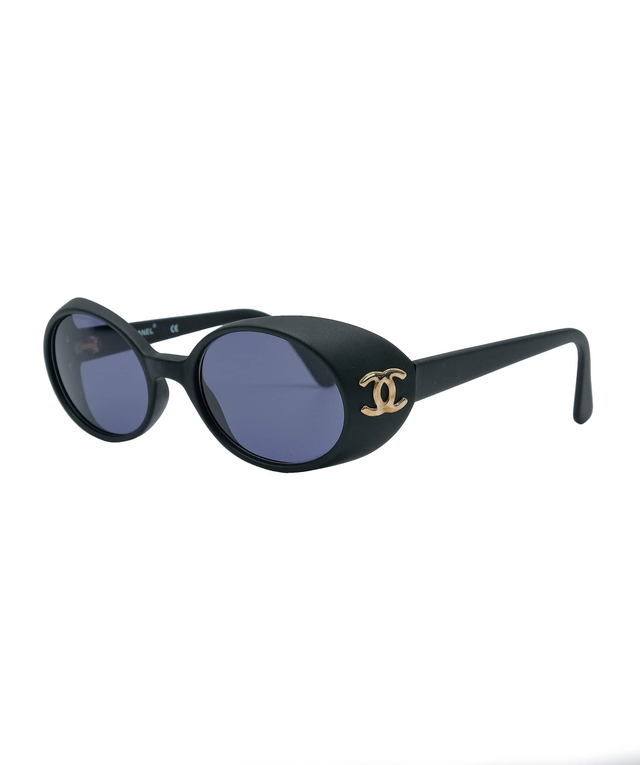 Chanel Chanel Gold CC Sunglasses Matte Black ASL10407