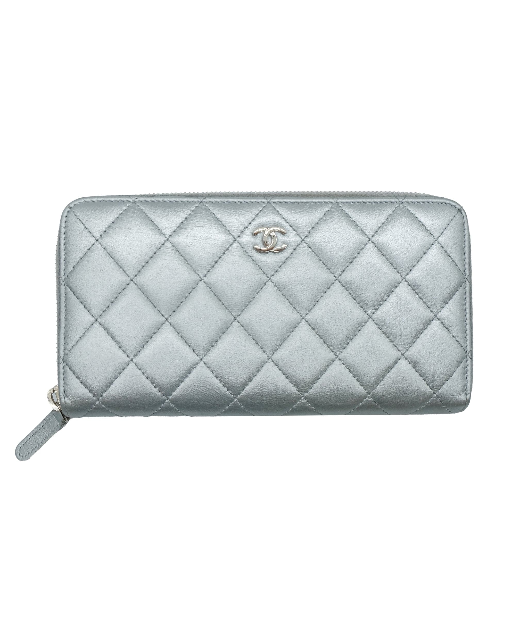 Chanel Chanel Long Wallet Lamb Skin Silver CC Auth 49958A DXBS0326