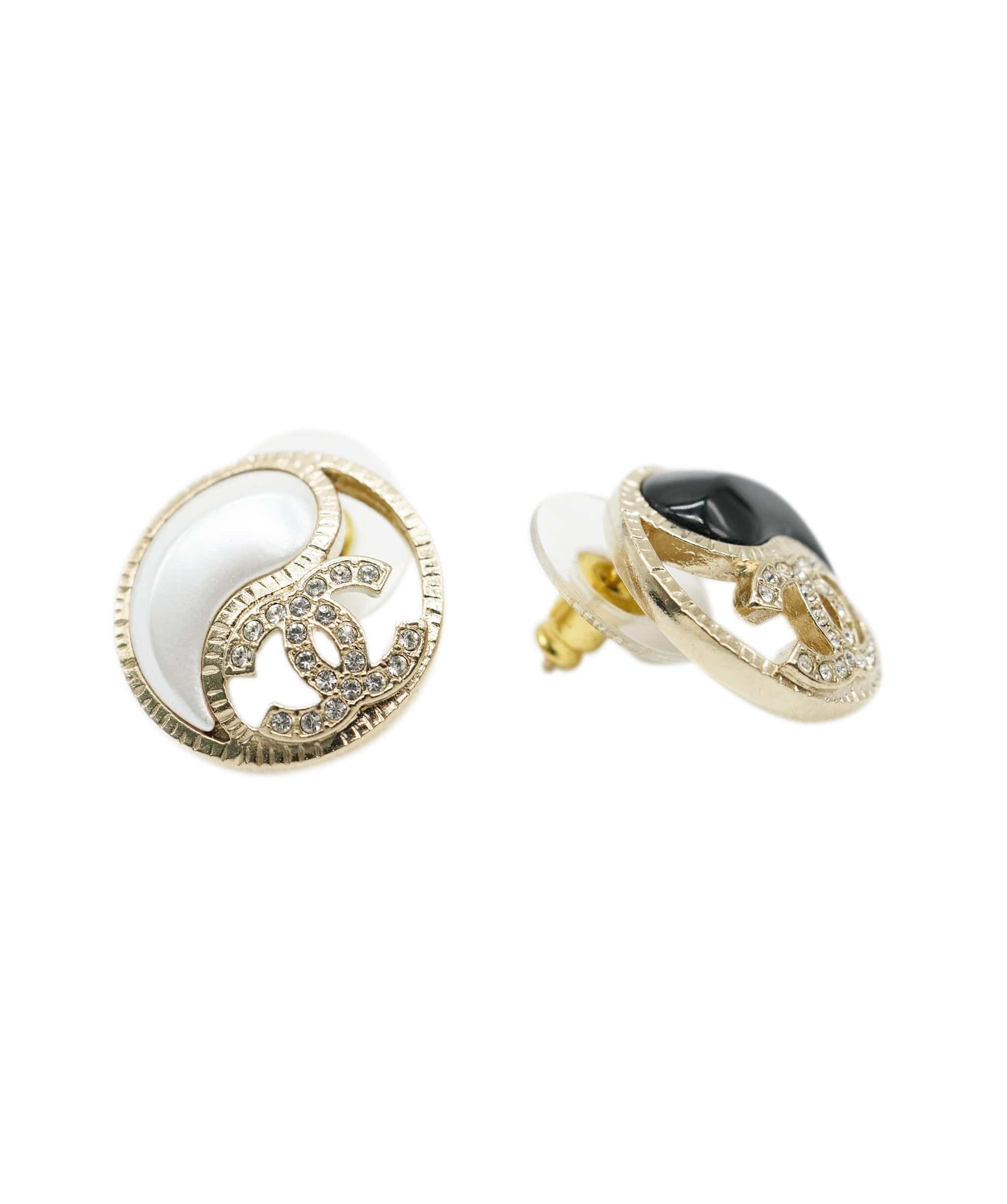 Chanel Chanel yin and yang diamante stud earrings AJL0173