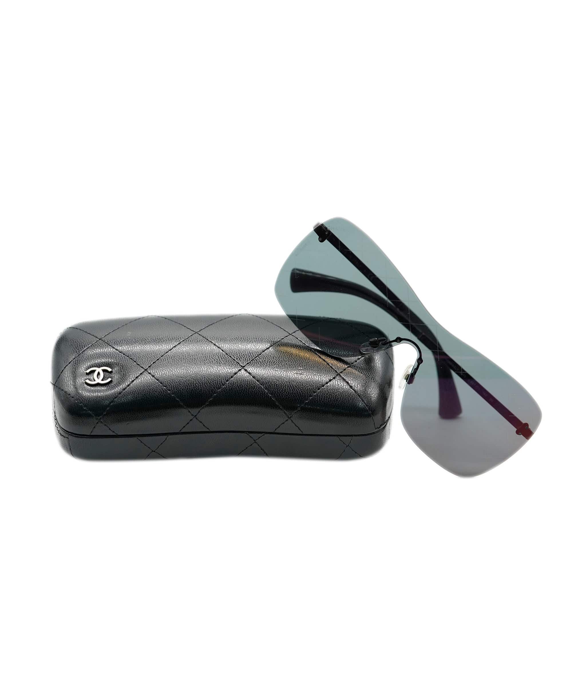 Chanel Chanel Black Sunglasses with Case ALC0889