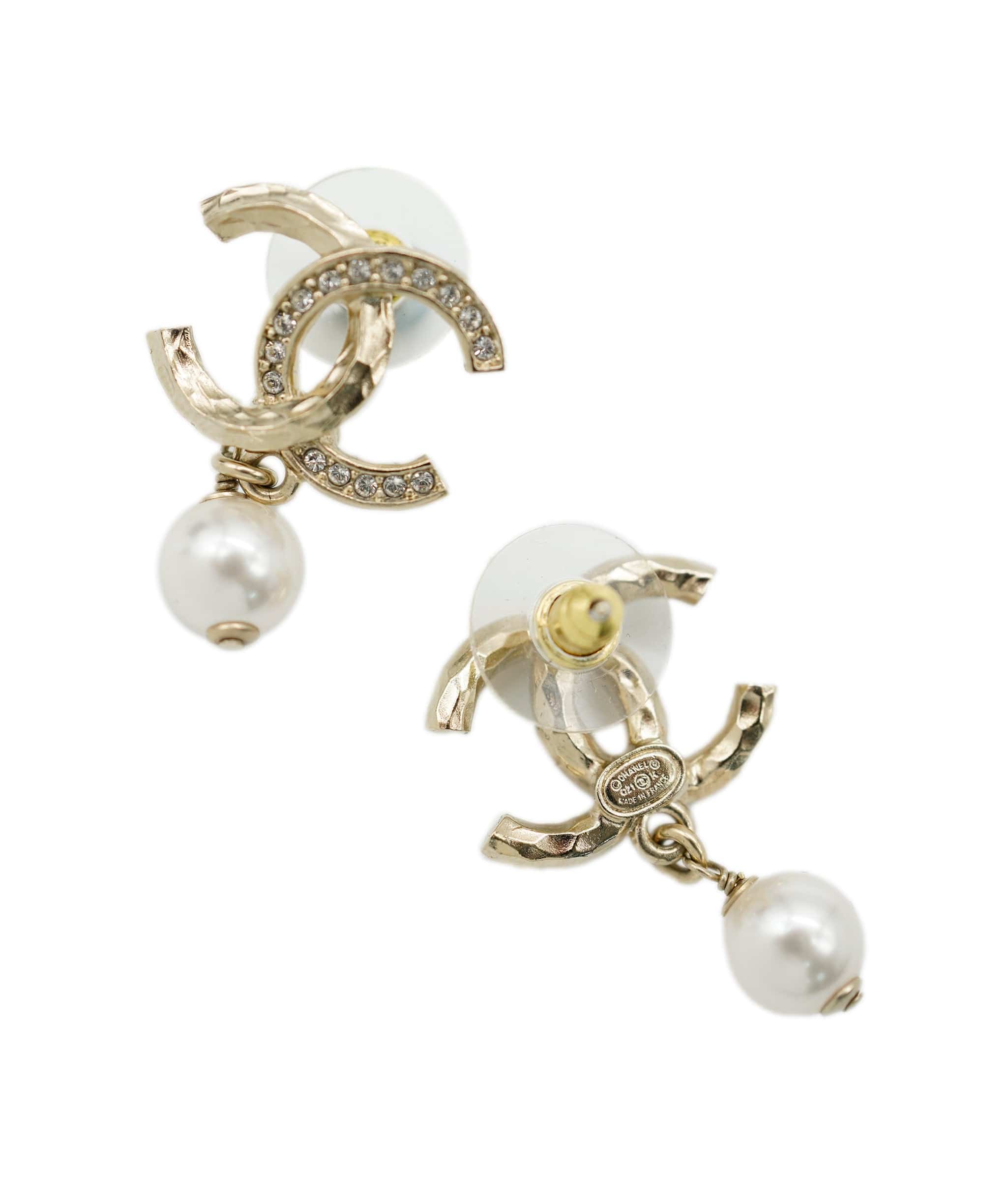 Chanel Chanel diamonte drop earrings with pearl ALC0568