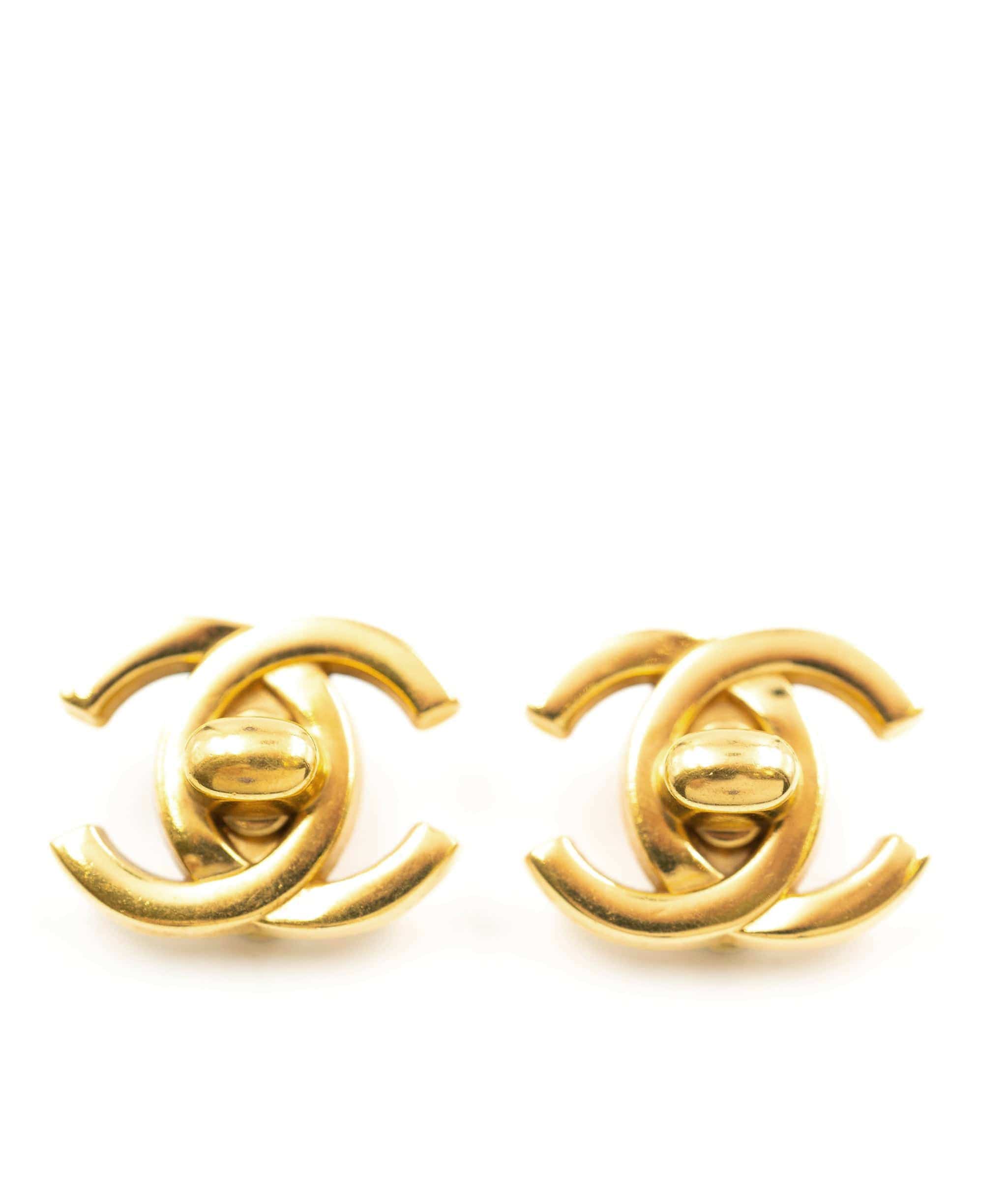 Chanel Chanel gold CC turnlocks  - AJC0282