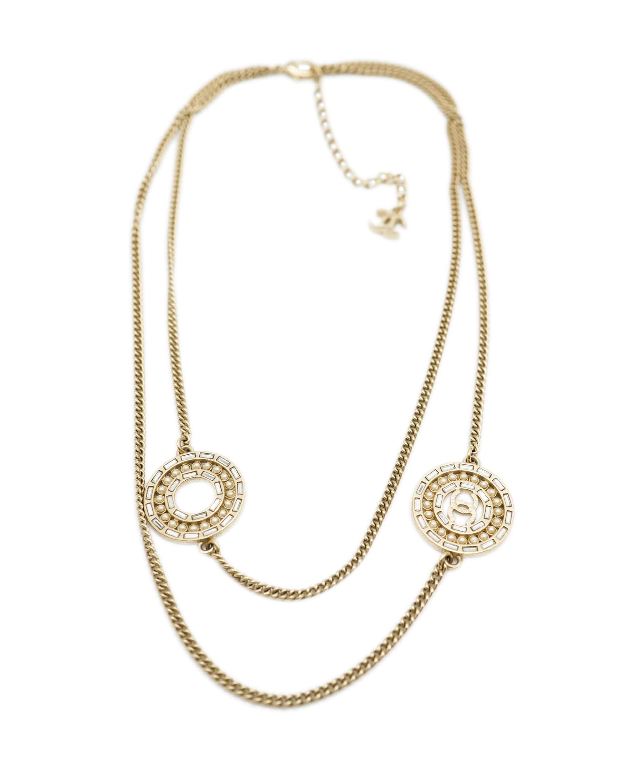 Chanel Chanel gold pearl pendant necklace AJL0089