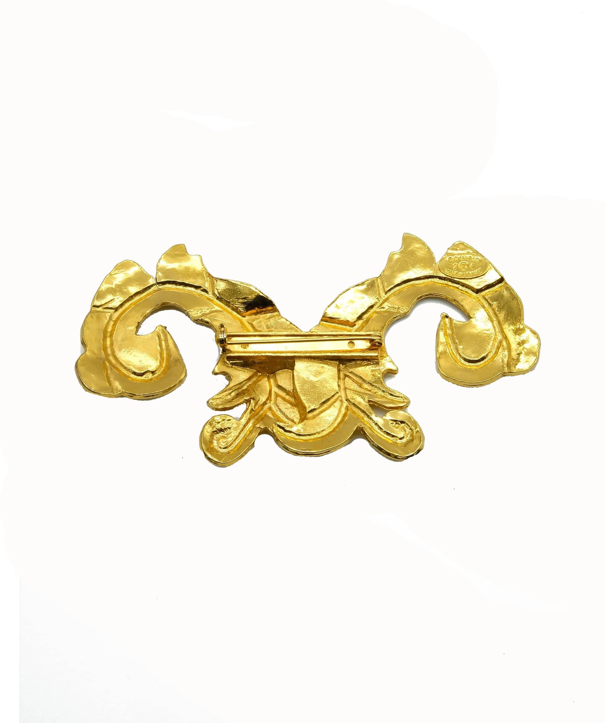 Chanel Chanel Large Gilt High Polish Acanthus Leaf Scroll Brooch Collection 24 1991 - ASL2516