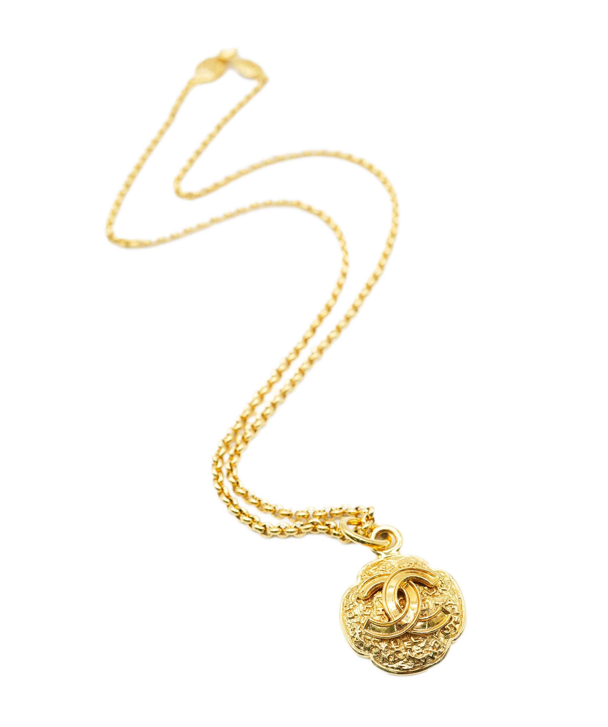 Chanel Chanel Medallion Clover 24k Gold Gilded Necklace AGL2511