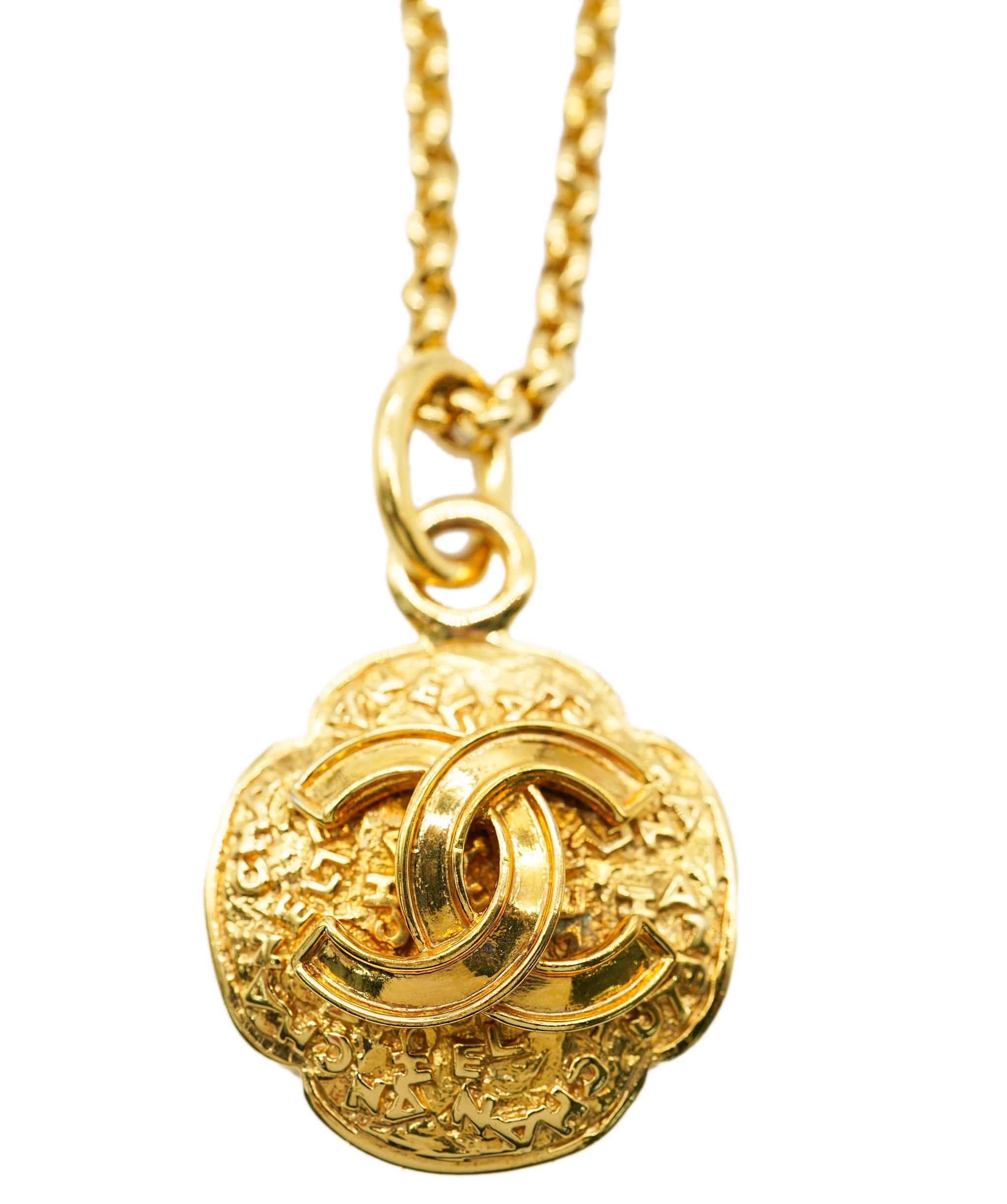 Chanel Chanel Medallion Clover 24k Gold Gilded Necklace AGL2511