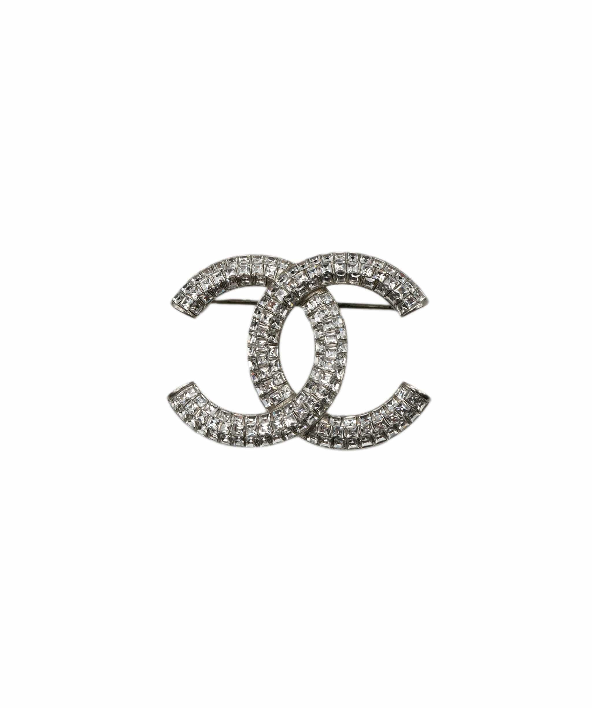 Chanel Chanel pearl and chain brooch ALC0742